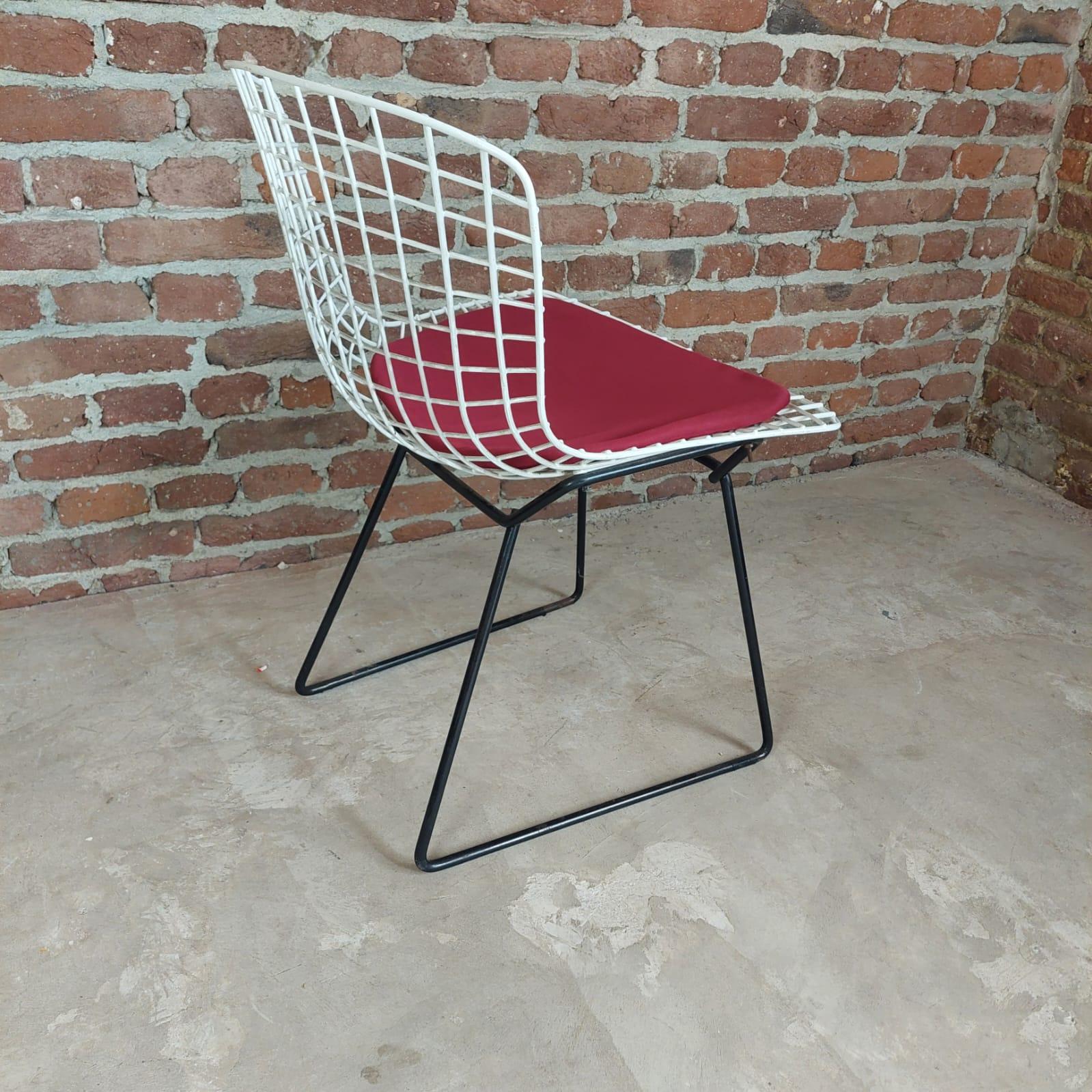 Ensemble de quatre chaises Harry Bertoia modèle 420 pour Knoll International 1950
