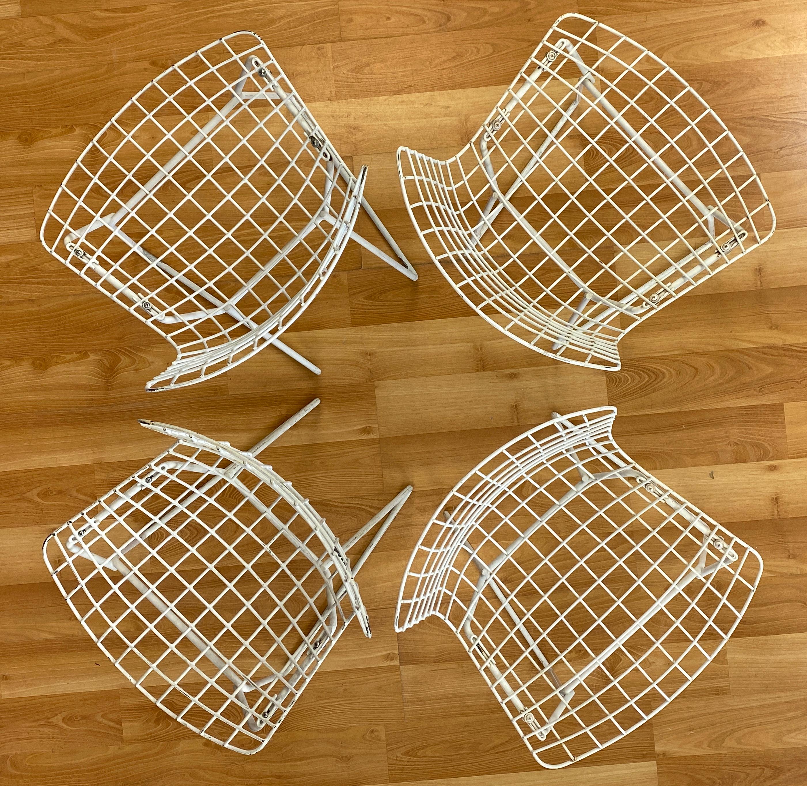 Ensemble de quatre chaises d'enfant conçues par Harry Bertoia pour Knoll en vente 13