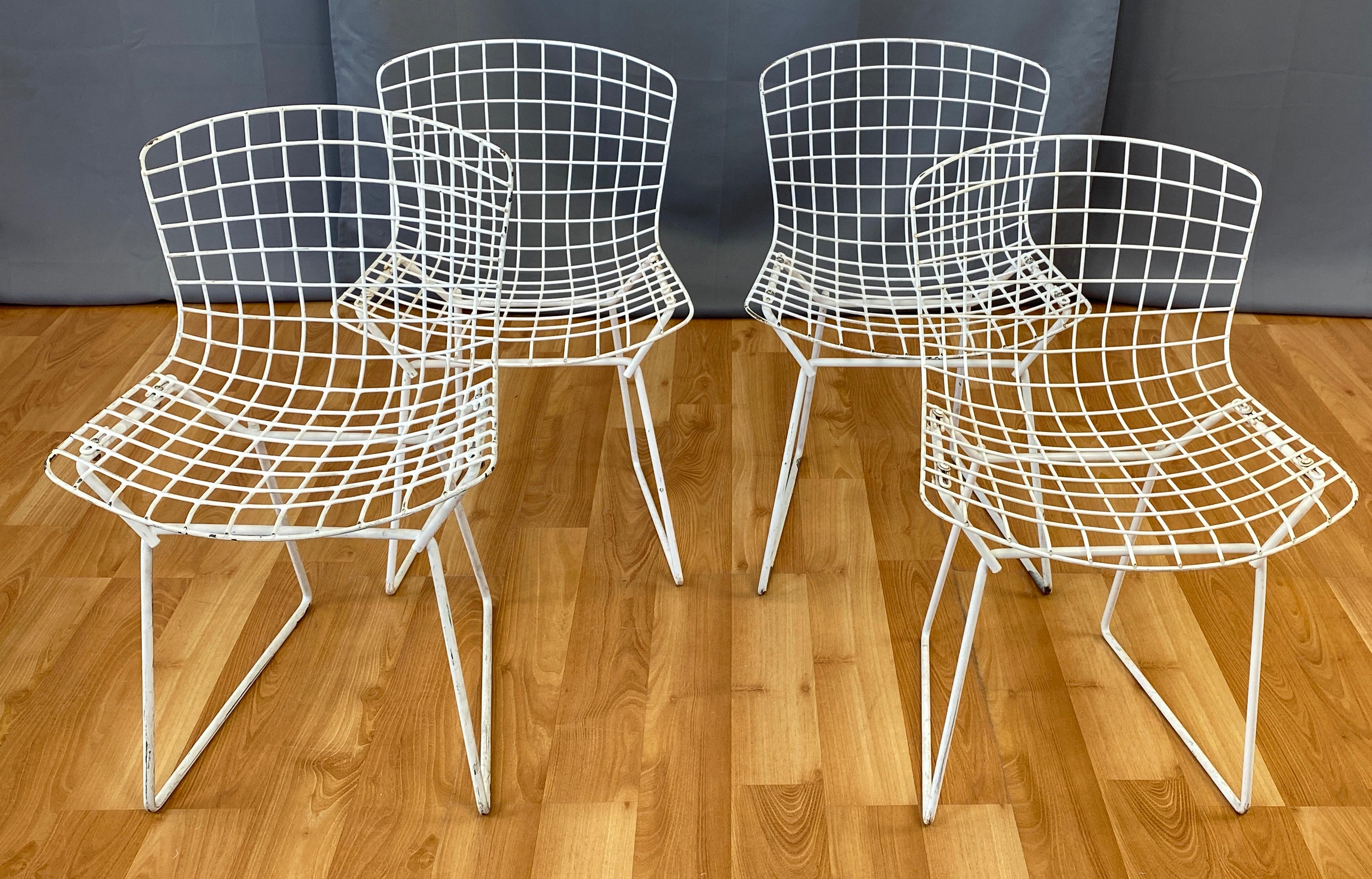 Américain Ensemble de quatre chaises d'enfant conçues par Harry Bertoia pour Knoll en vente