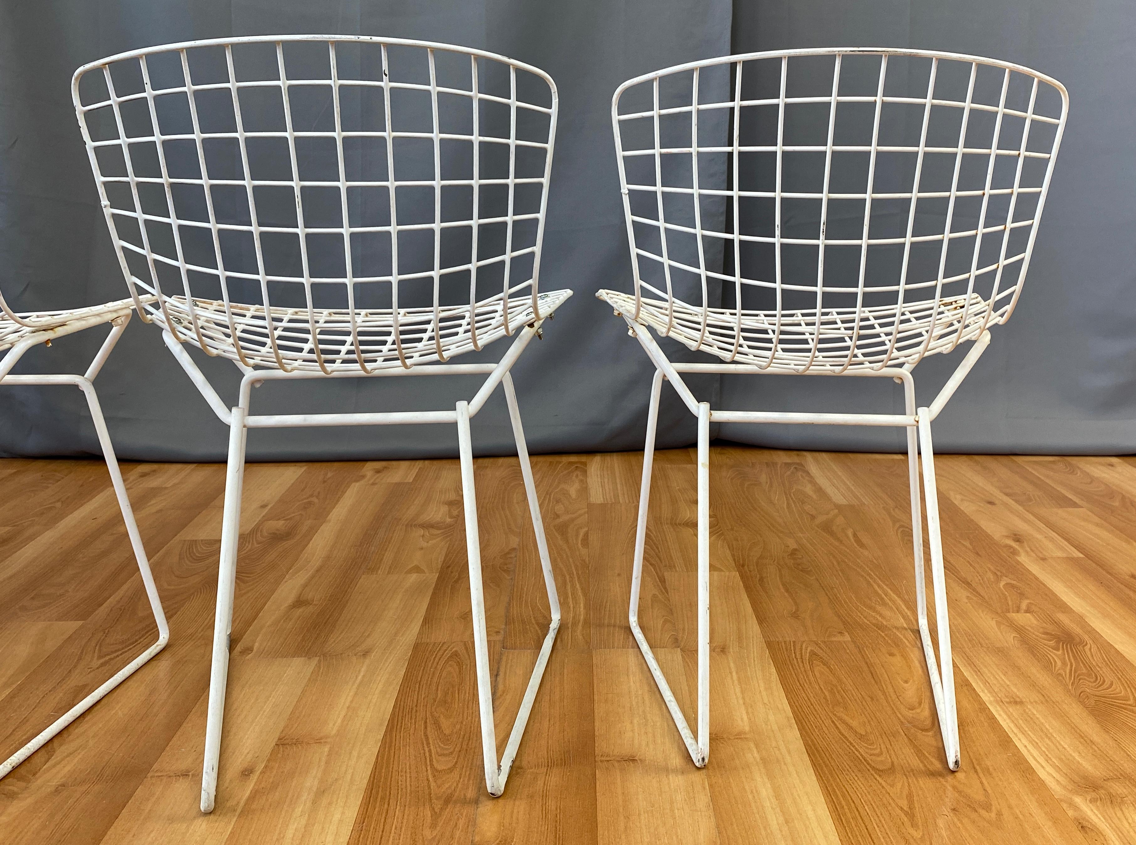 Ensemble de quatre chaises d'enfant conçues par Harry Bertoia pour Knoll en vente 2