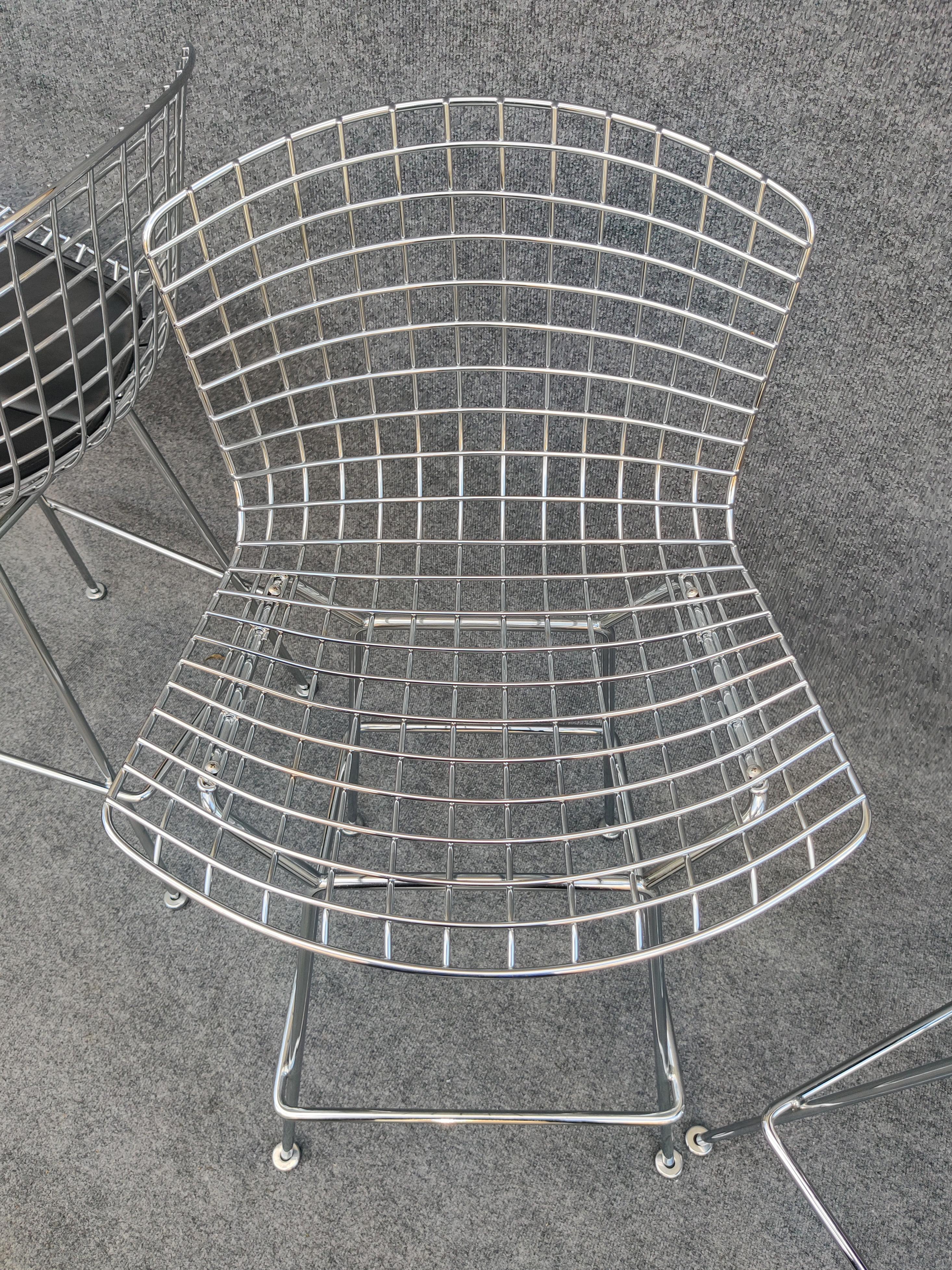 Set of Four Harry Bertoia for Knoll Barstool in Chrome & Black Leatherette For Sale 5