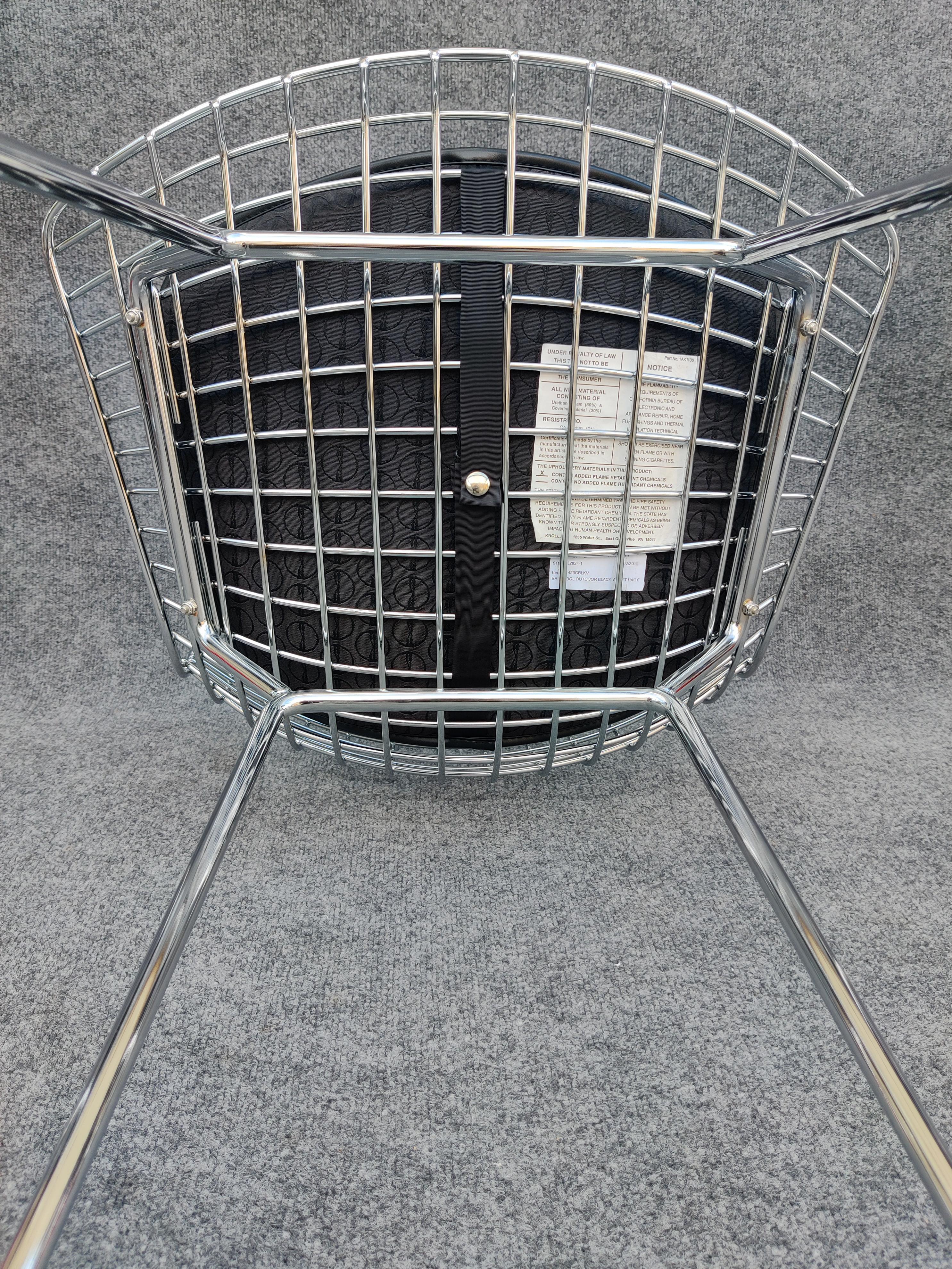 Set of Four Harry Bertoia for Knoll Barstool in Chrome & Black Leatherette For Sale 8