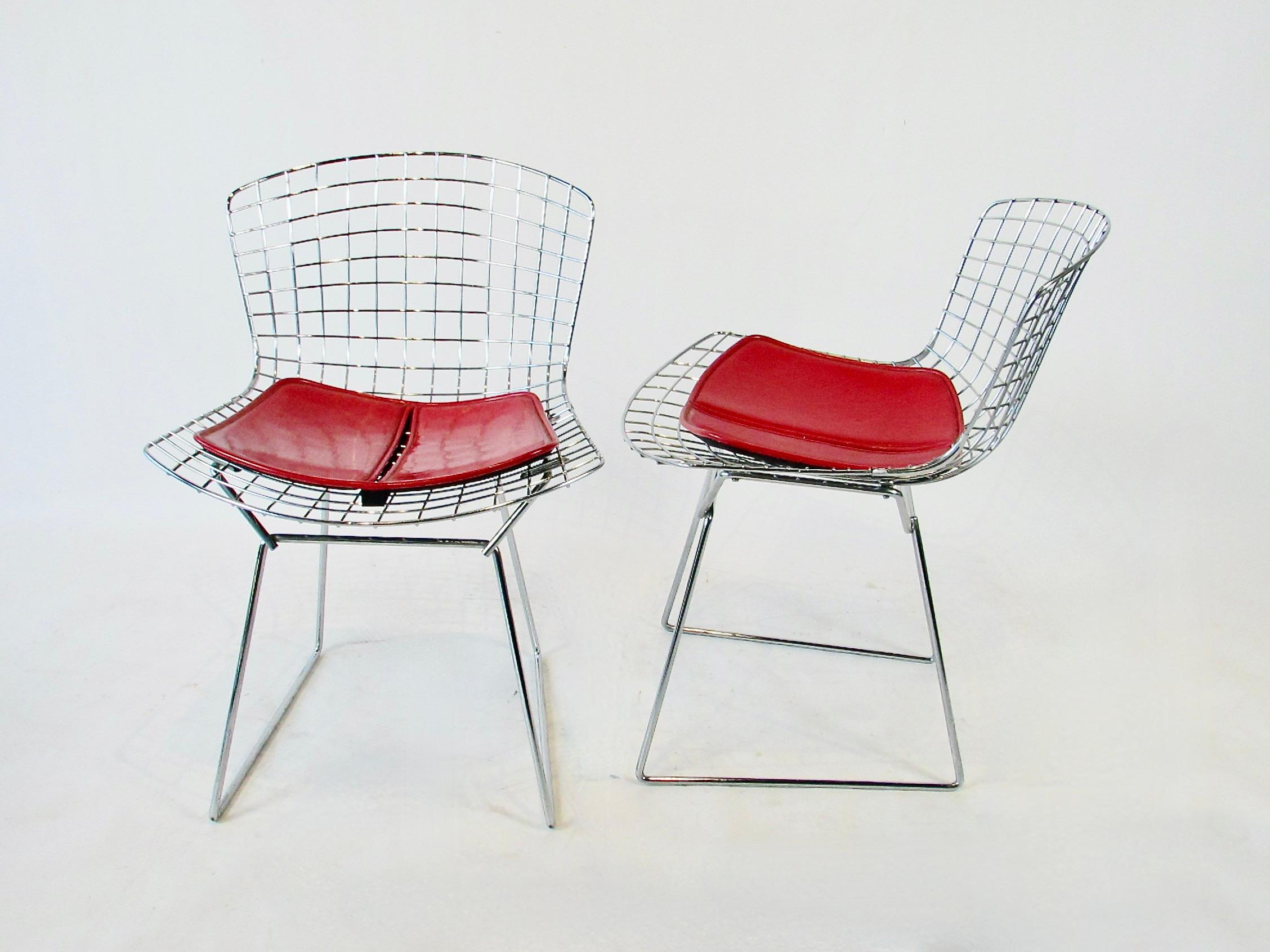 Set of four Harry Bertoia for Knoll chrome dining chairs with deep red cushions 5