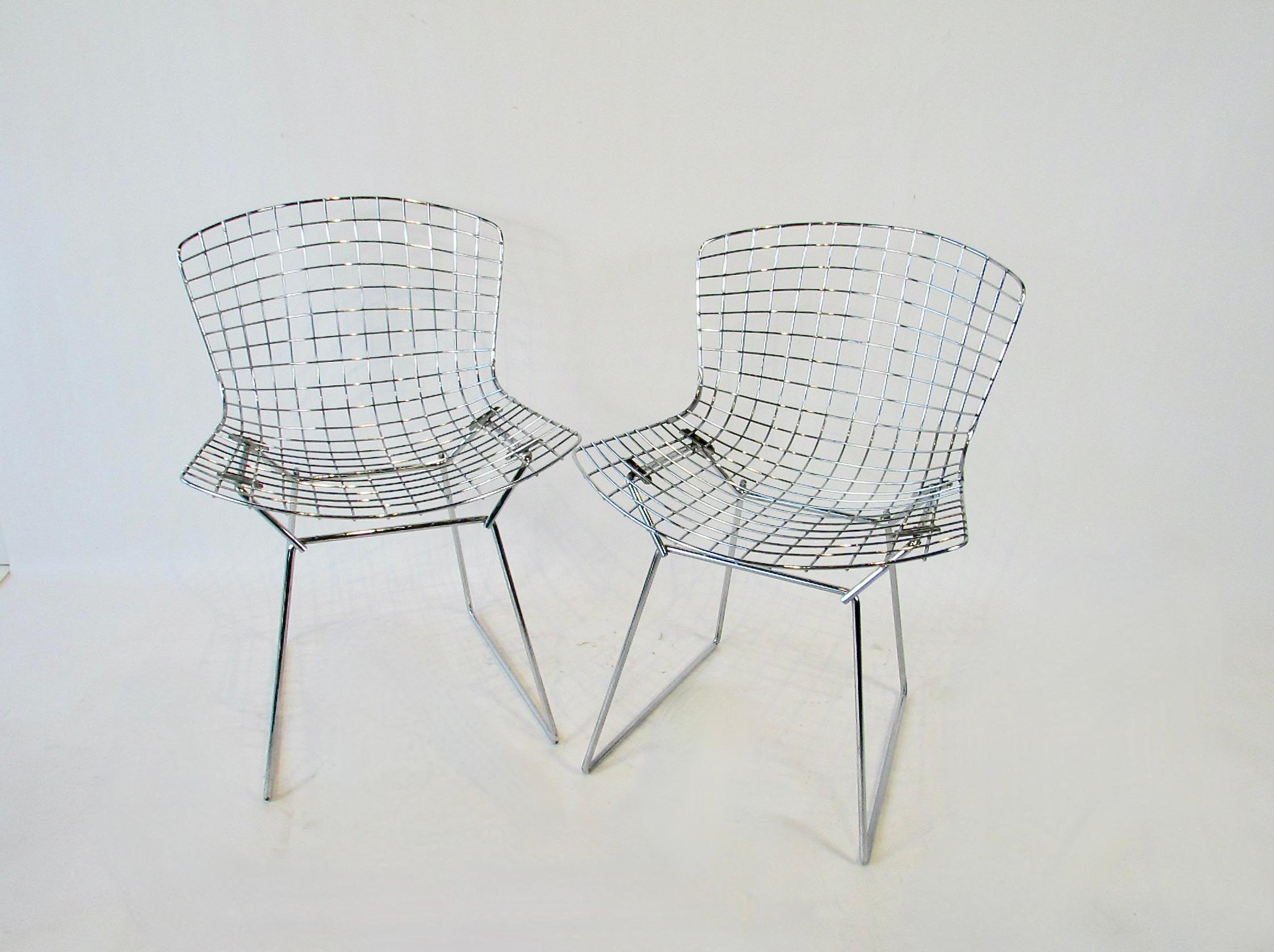 Set of four Harry Bertoia for Knoll chrome dining chairs with deep red cushions In Good Condition In Ferndale, MI