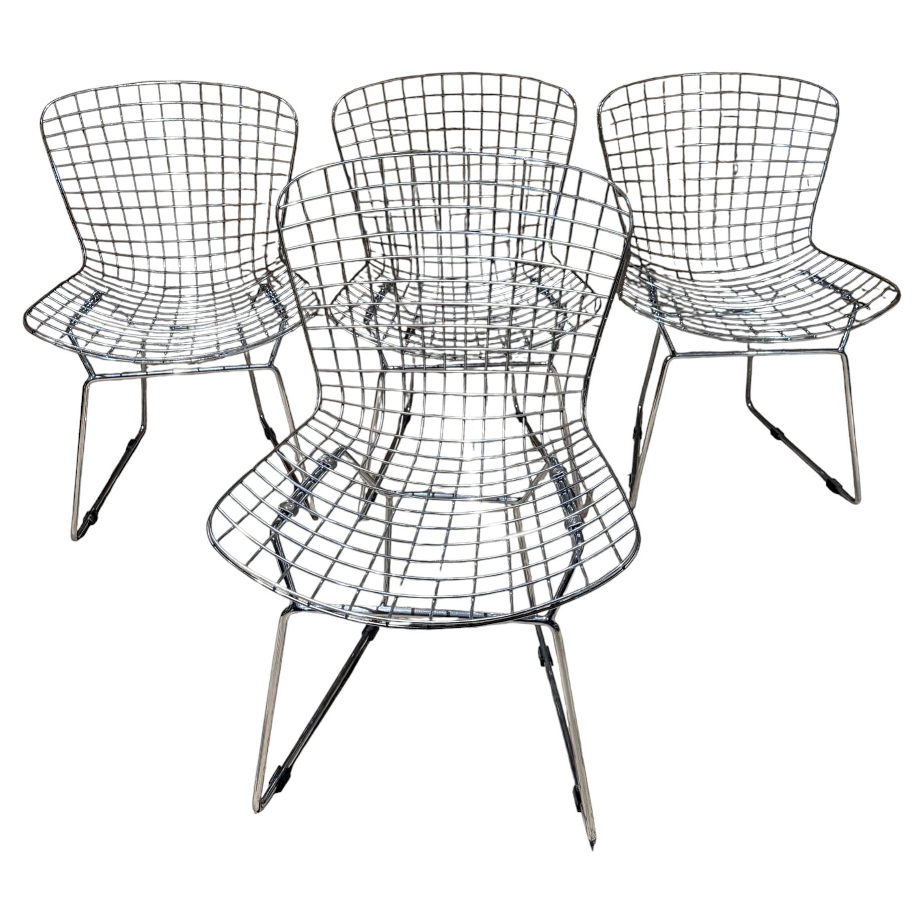 Set of Four Harry Bertoia Wire Side Chair (Model 420) Mid Century