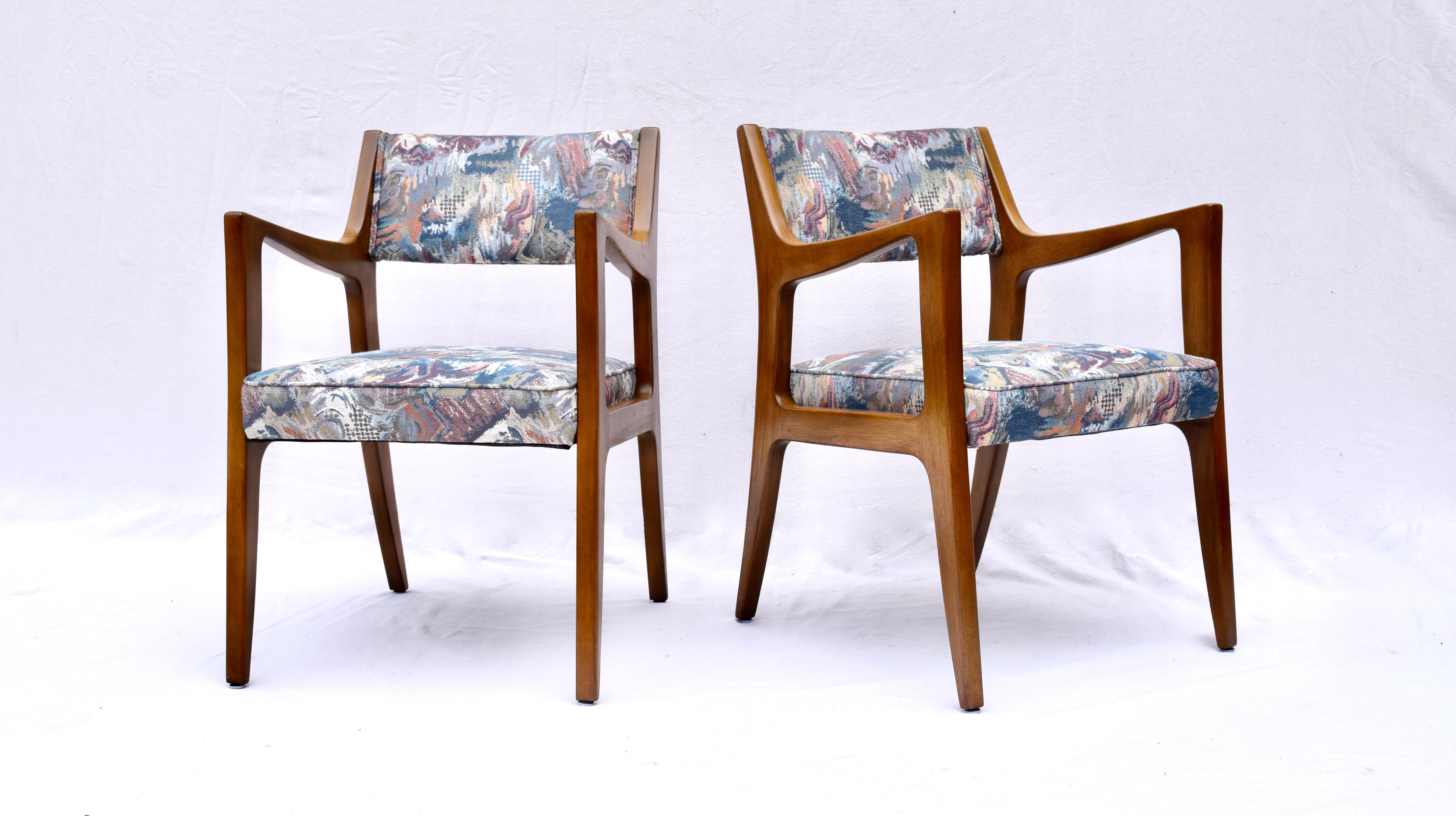 Ensemble de quatre chaises à manger Harvey Probber en acajou, années 1950, entièrement restaurées avec une finition d'origine magnifiquement conservée.
