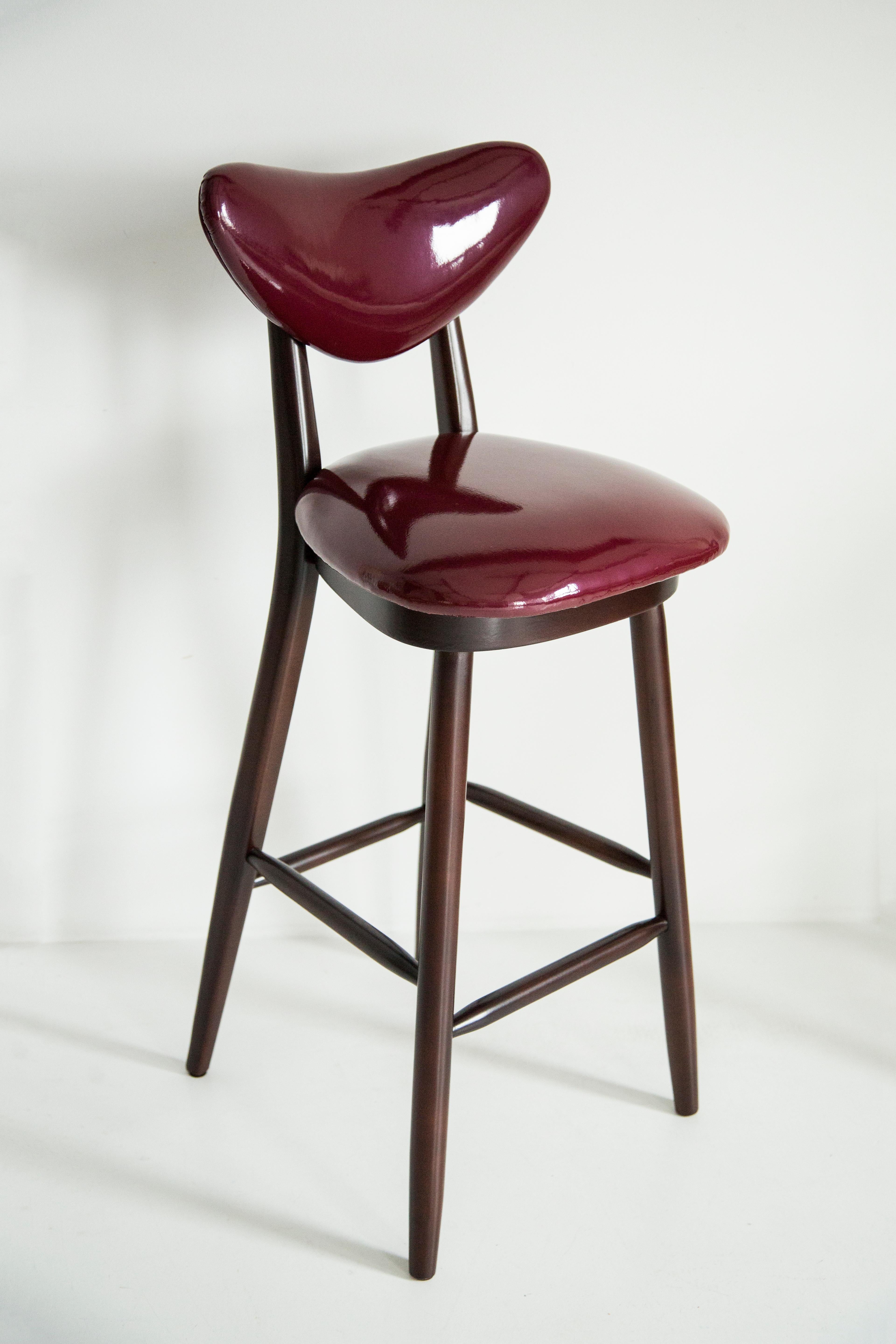 XXIe siècle et contemporain Ensemble de quatre tabourets de bar à cœur, par Vintola Studio, Europe, Pologne. en vente