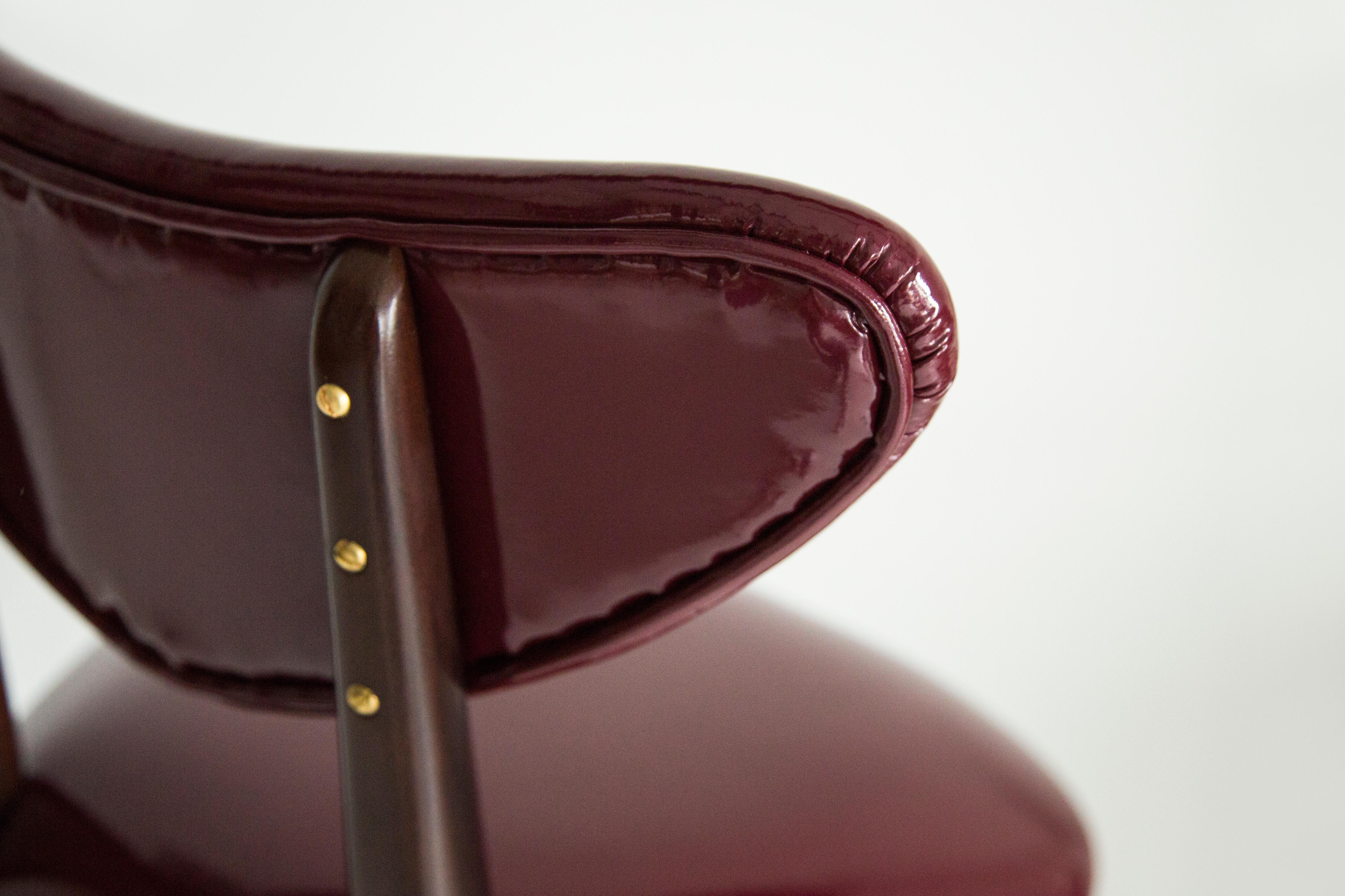 Ensemble de quatre tabourets de bar à cœur, par Vintola Studio, Europe, Pologne. en vente 1