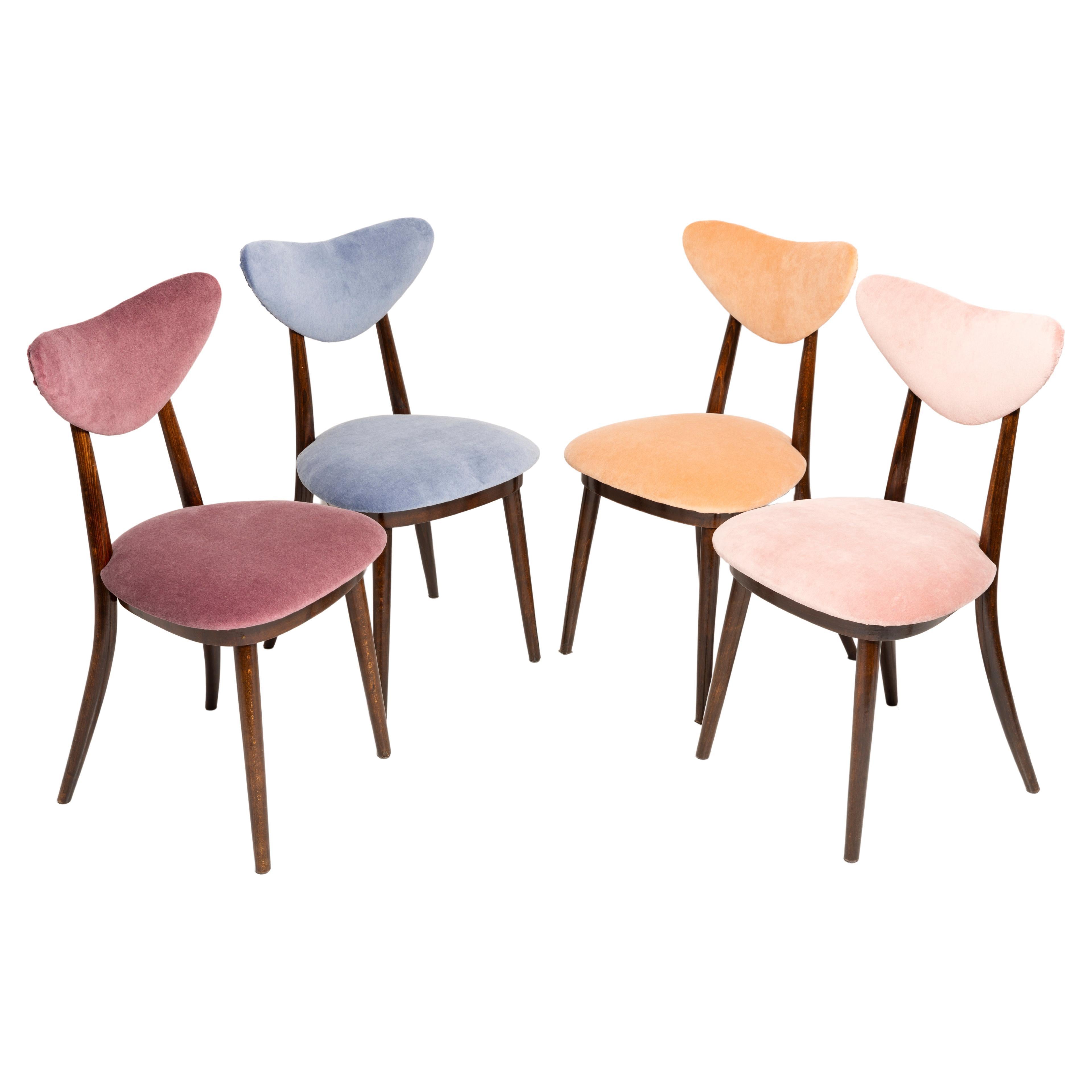 Ensemble de quatre chaises en forme de cœur, rose, orange, bourgogne et velours violet, Europe, années 1960 en vente