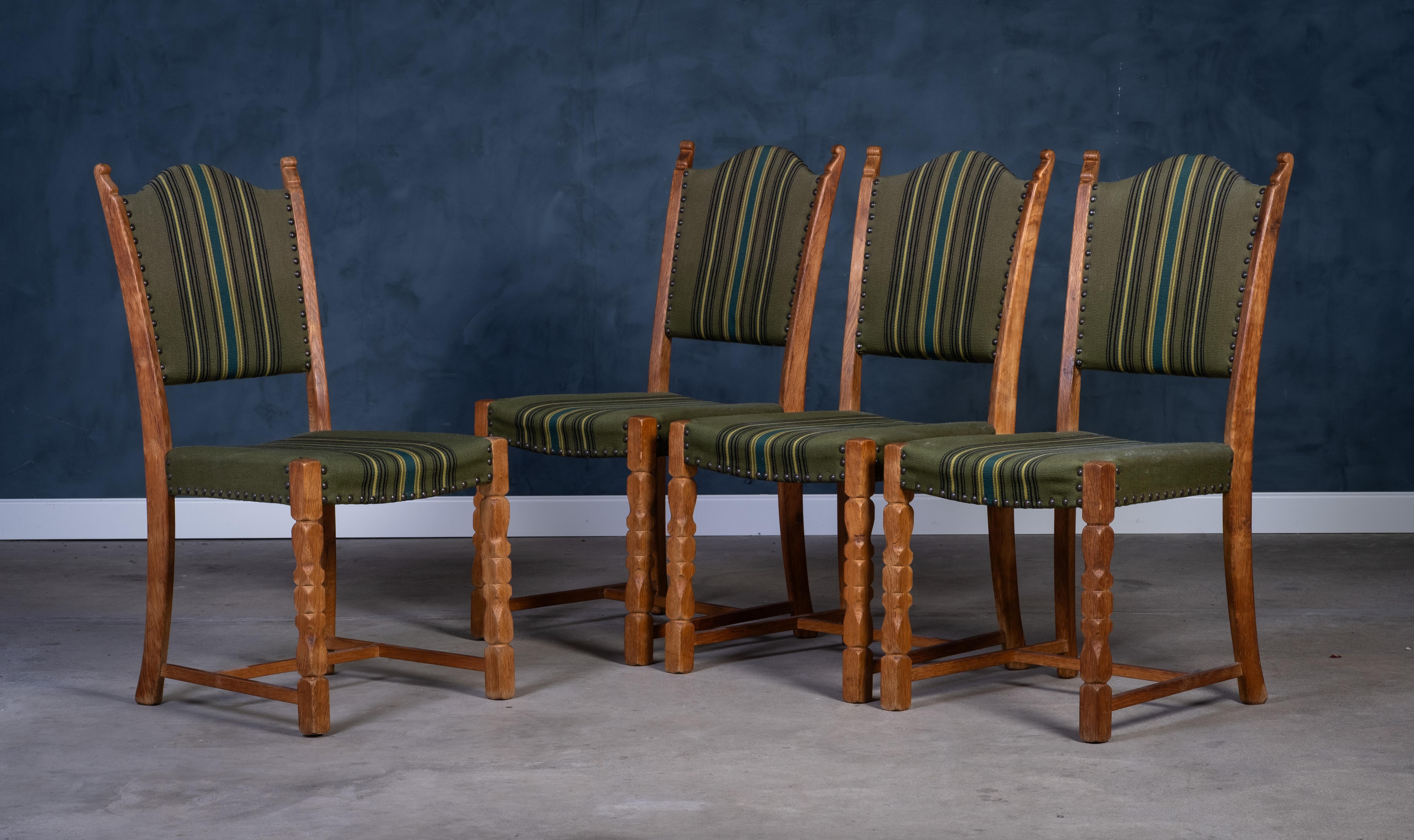 Set of Four Henning Kjærnulf Brutalist Oak Dining Chairs, Late 1960s (Brutalismus) im Angebot
