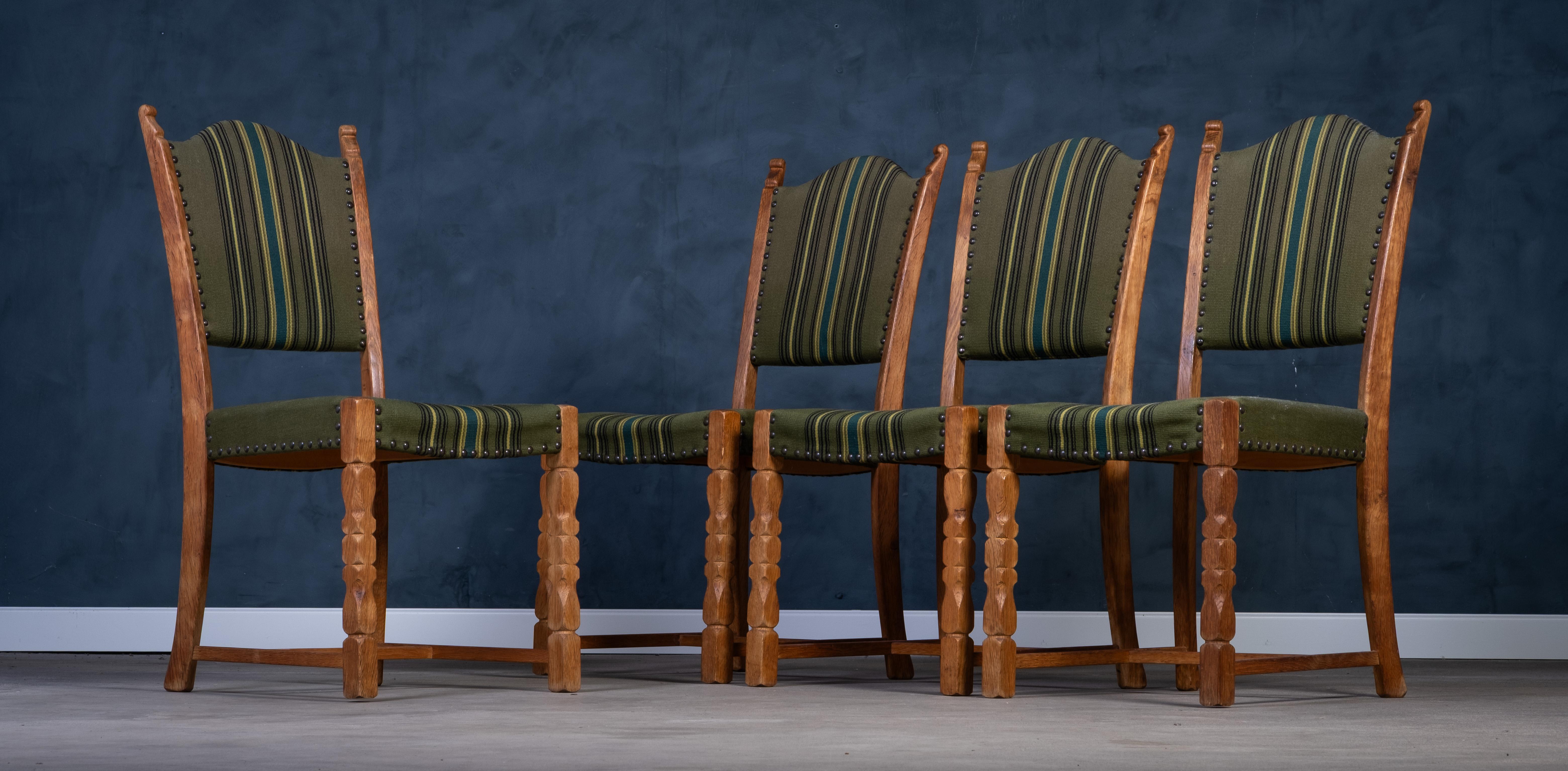 Set of Four Henning Kjærnulf Brutalist Oak Dining Chairs, Late 1960s (Dänisch) im Angebot