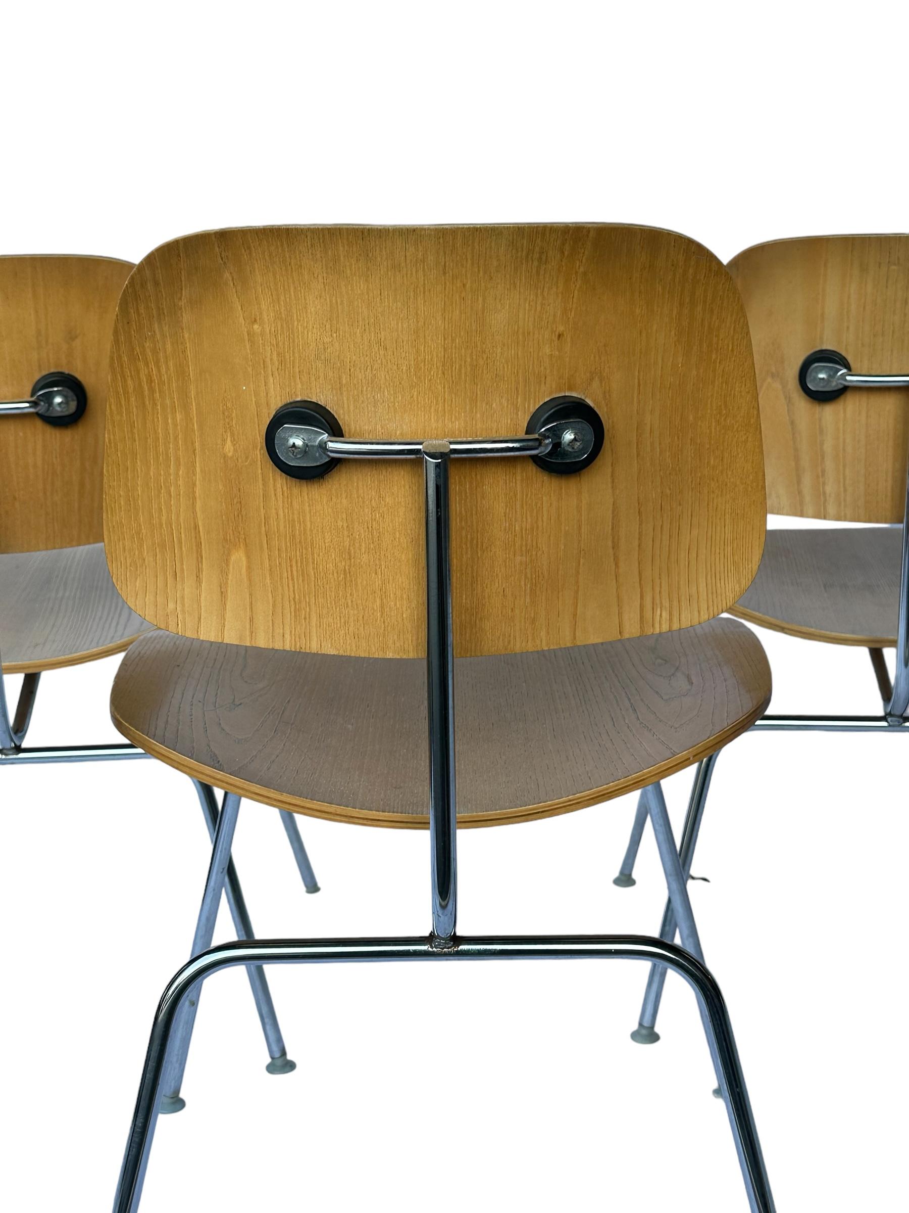 Ensemble de quatre chaises à manger Eames DCM d'Herman Miller en vente 10