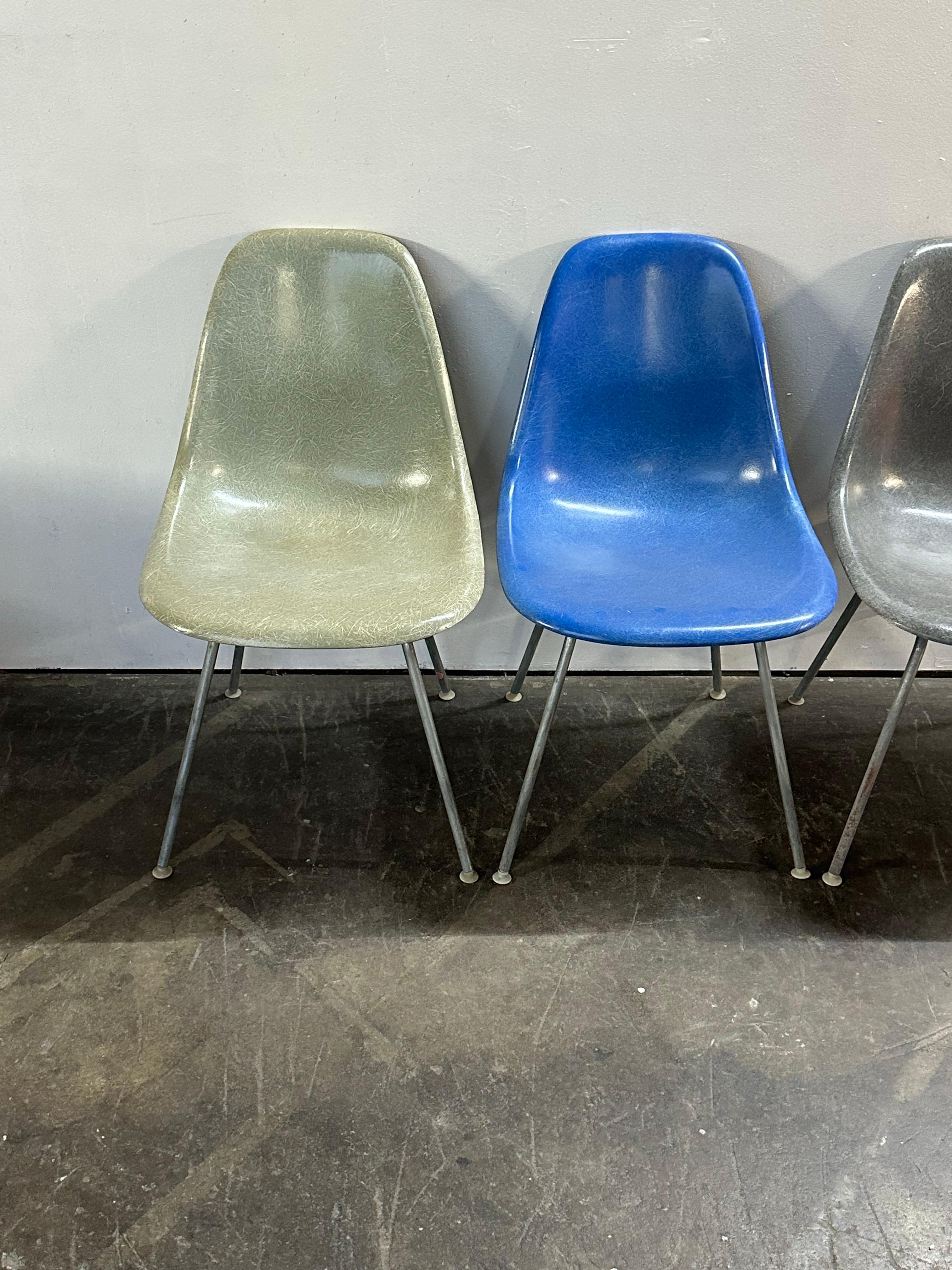 Mid-Century Modern Set of Four Herman Miller Eames Fiberglass Dining Chairs