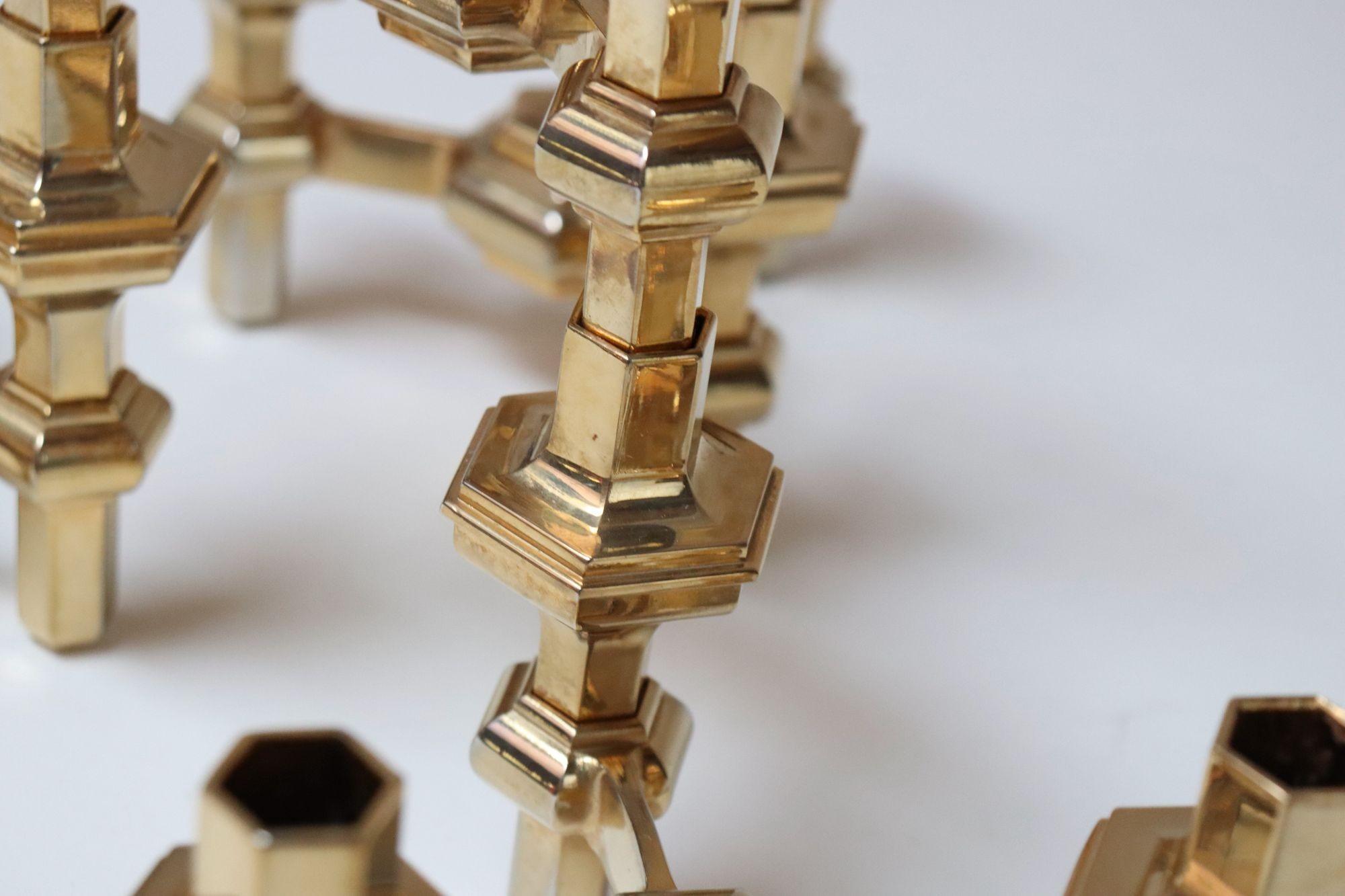 Set of Four Hexagonal-Form Stackable Brass Candleholders by Nagel Geschenke For Sale 9