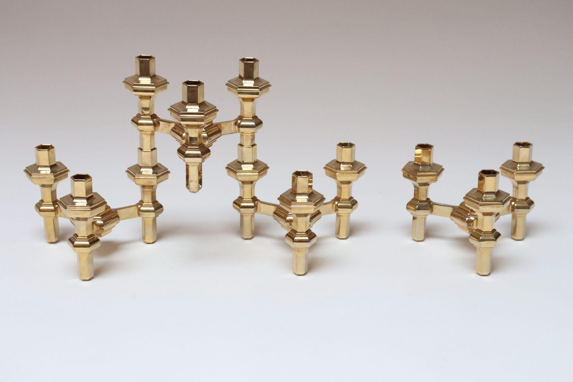 Set of Four Hexagonal-Form Stackable Brass Candleholders by Nagel Geschenke For Sale 2
