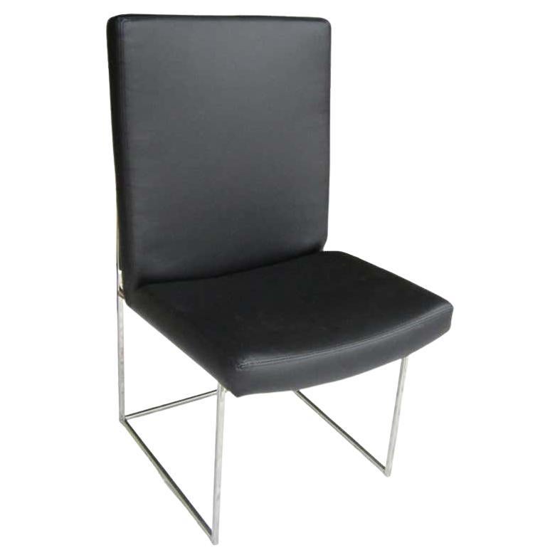Ensemble de quatre chaises à haut dossier en cuir et chrome conçues par Milo Baughman