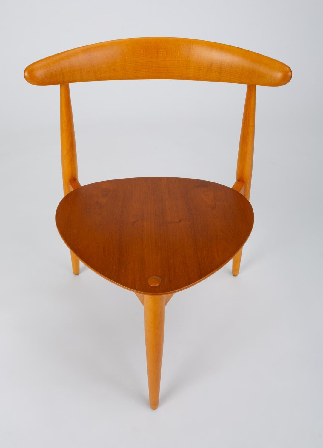 Scandinavian Modern Set of Four “Hjertstolen” Dining Chairs by Hans Wegner for Fritz Hansen