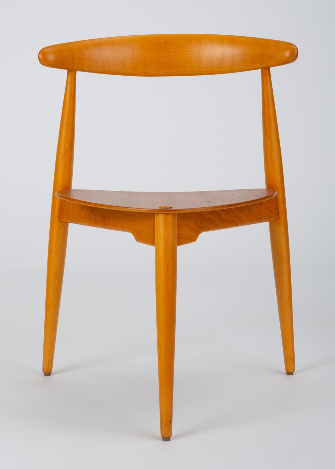 Set of Four “Hjertstolen” Dining Chairs by Hans Wegner for Fritz Hansen In Good Condition In Los Angeles, CA