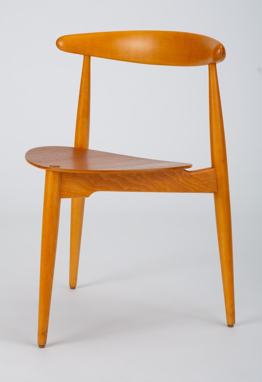20th Century Set of Four “Hjertstolen” Dining Chairs by Hans Wegner for Fritz Hansen
