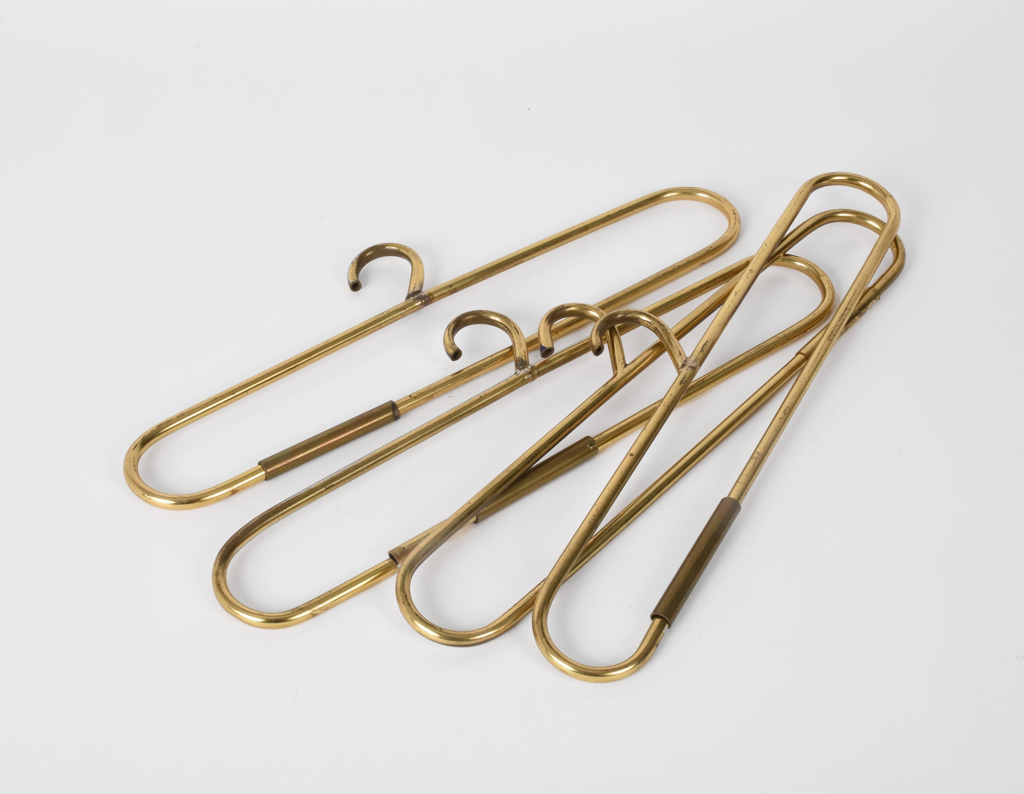 Set of Four Hollywood Regency Solid Brass Austrian Coat Hangers, 1970s In Good Condition For Sale In Roma, IT