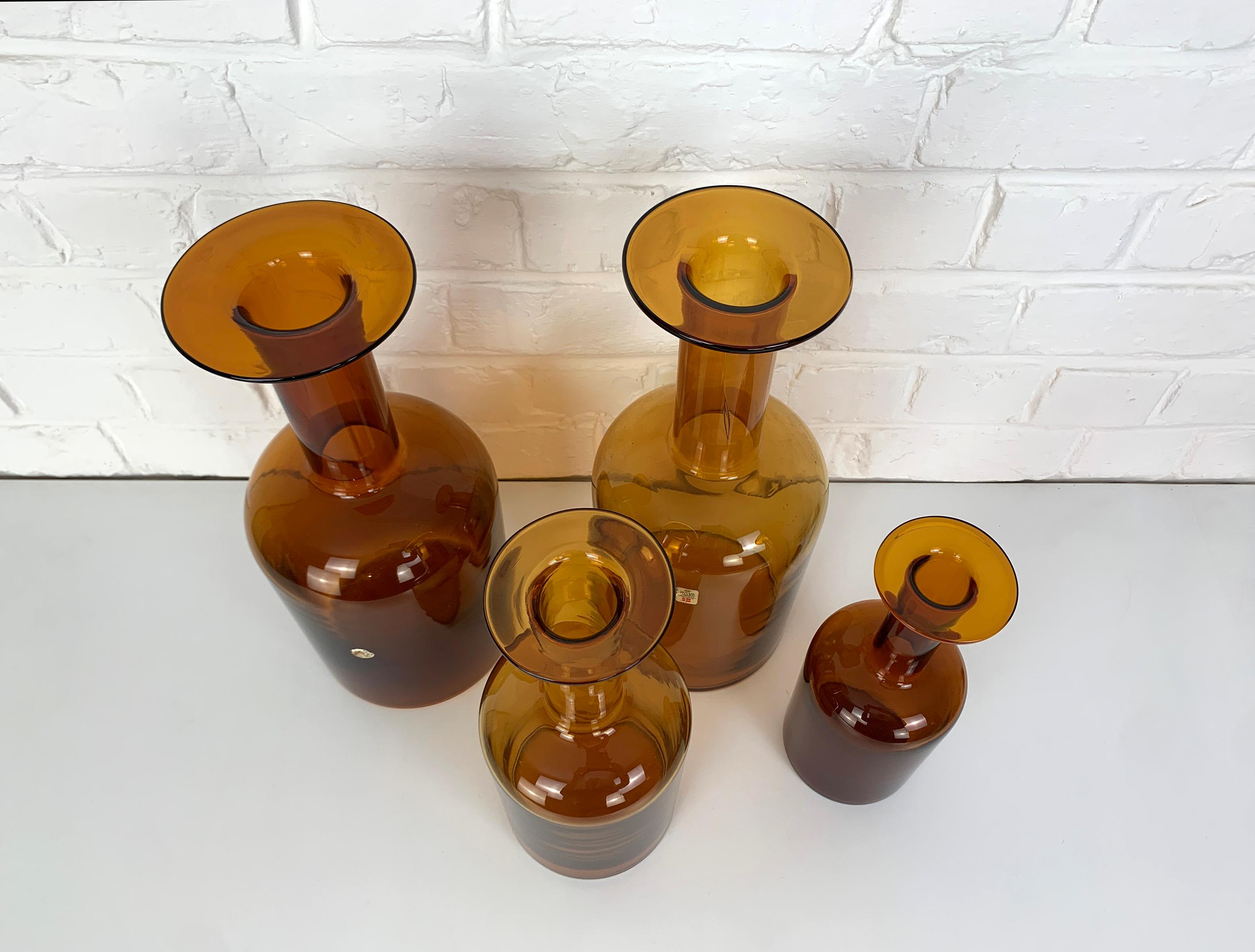 Set of Four Holmegaard Gulv Vases by Otto Brauer in Amber For Sale 3