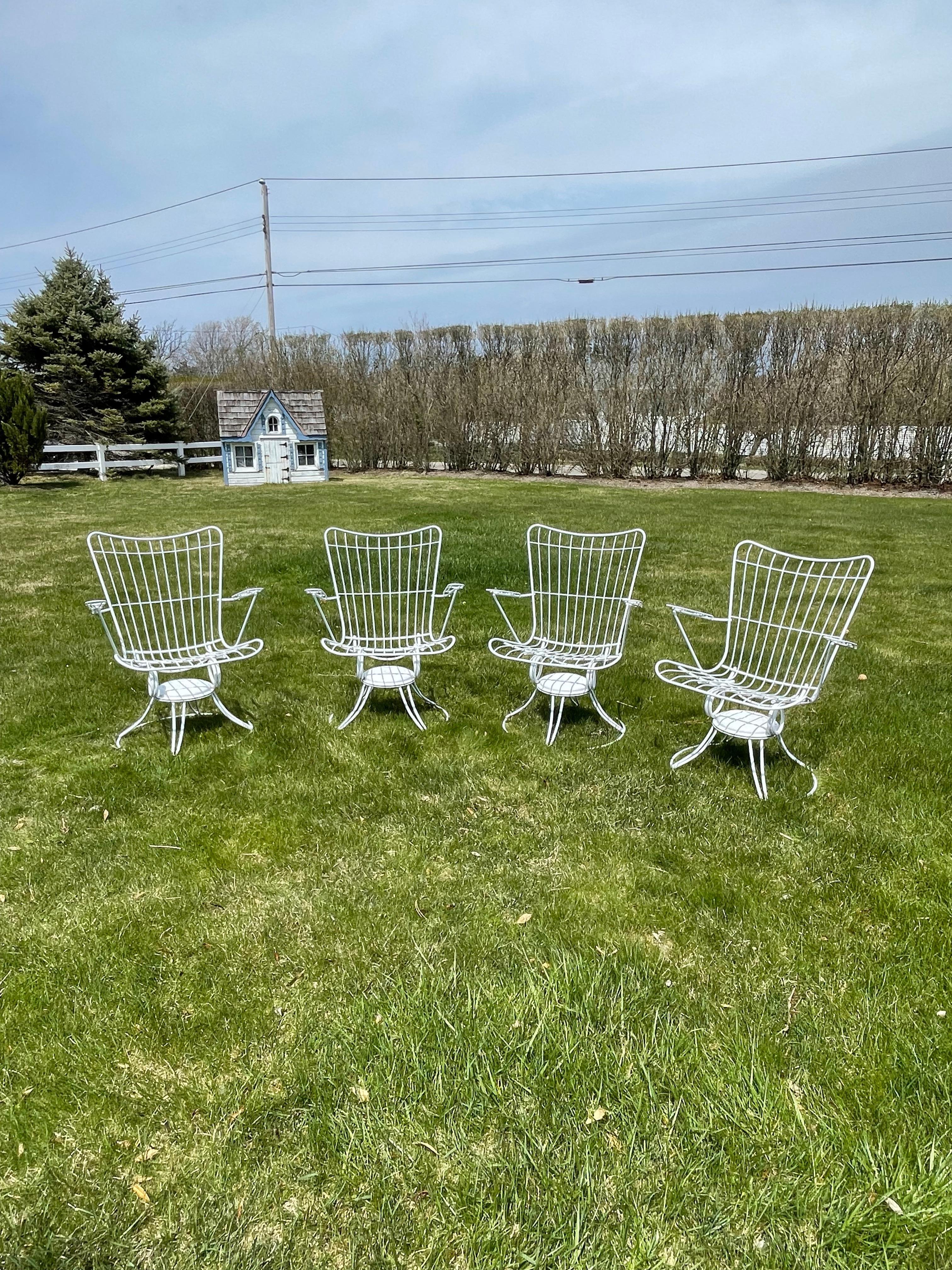 Juego de cuatro Homecrest  Sillas de exterior mecedoras giratorias en venta 9