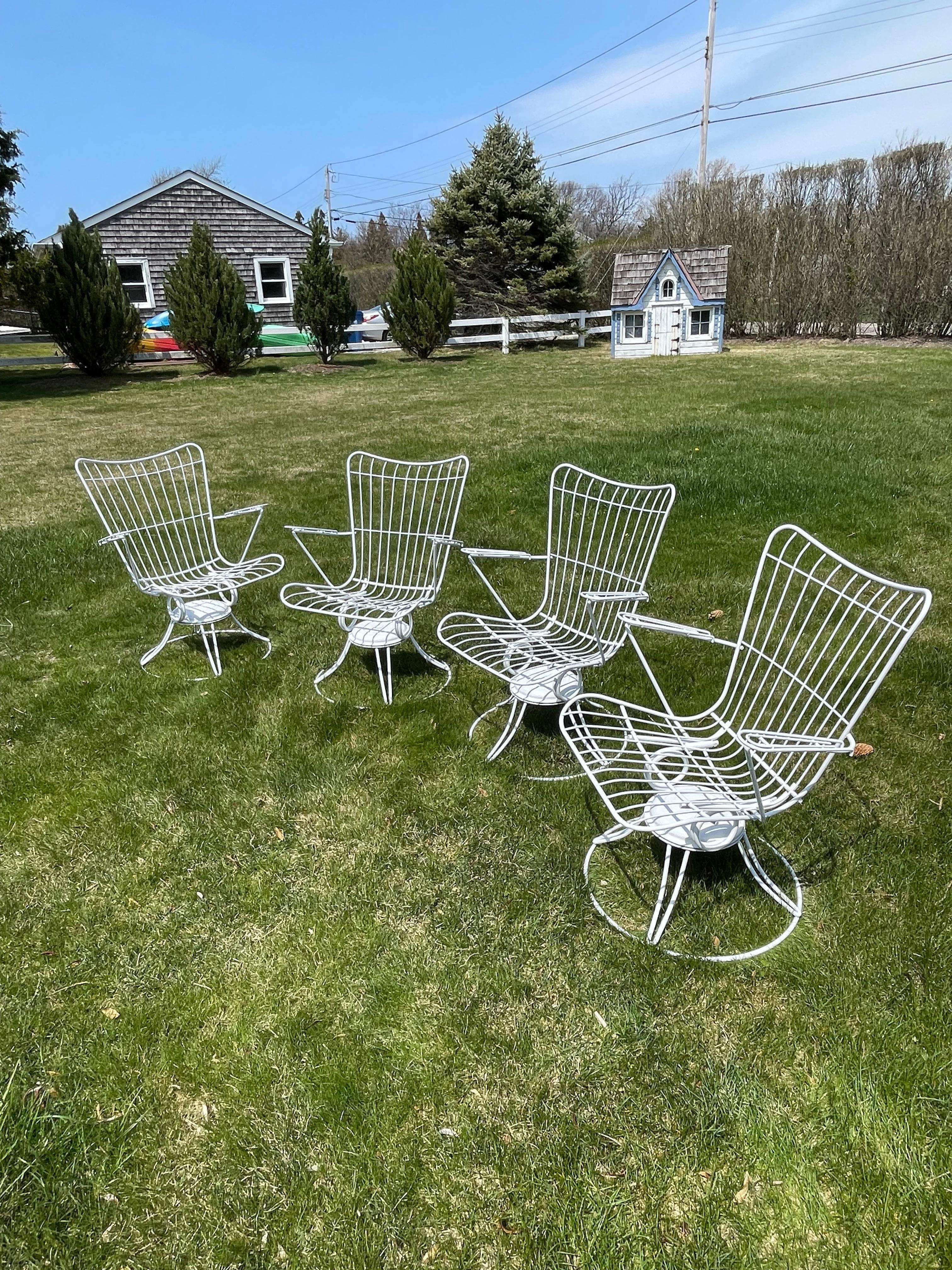 Juego de cuatro Homecrest  Sillas de exterior mecedoras giratorias en venta 10