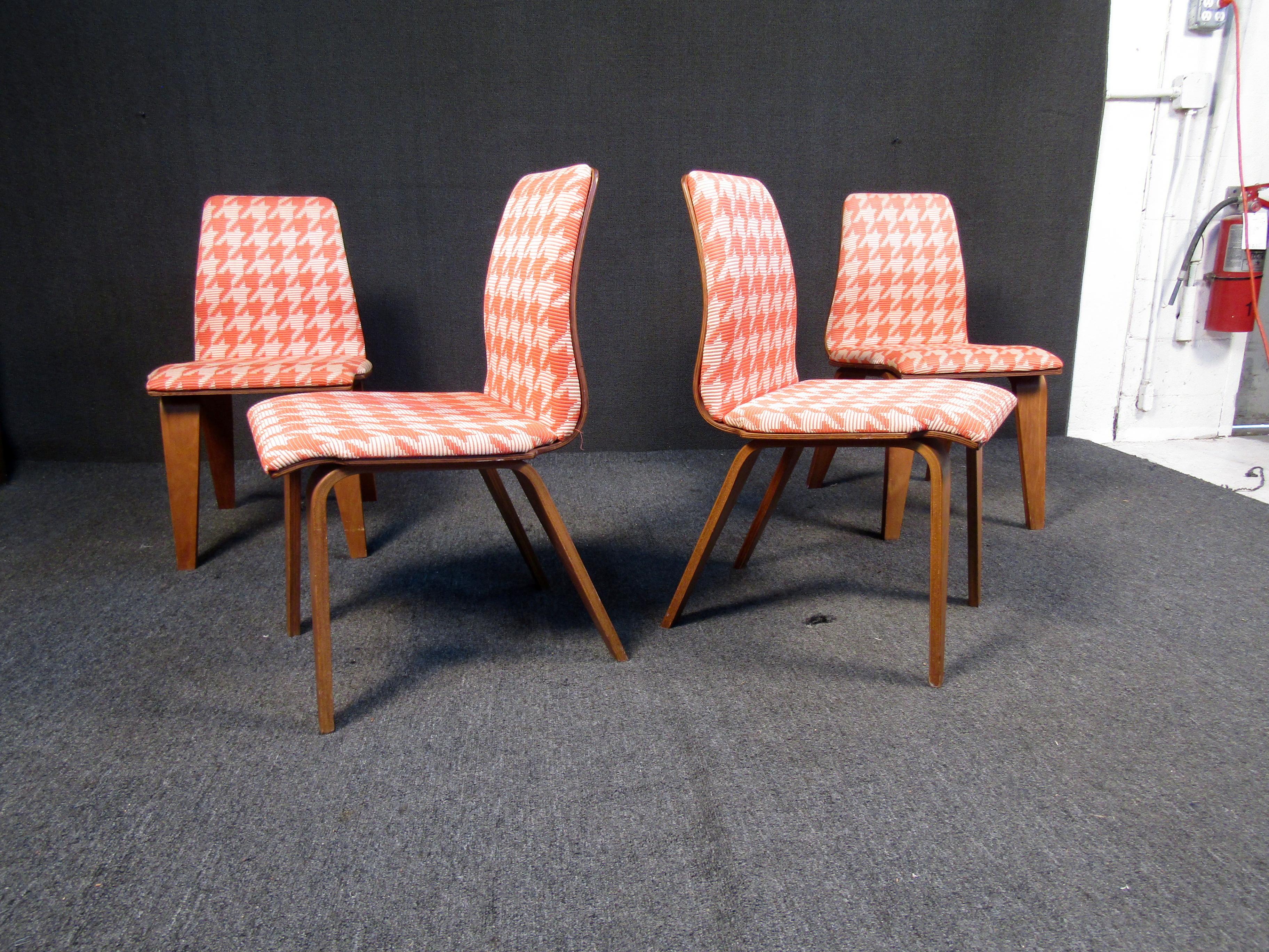 Mid-Century Modern Set of Four Hounds-Tooth Bentwood Dining Chairs