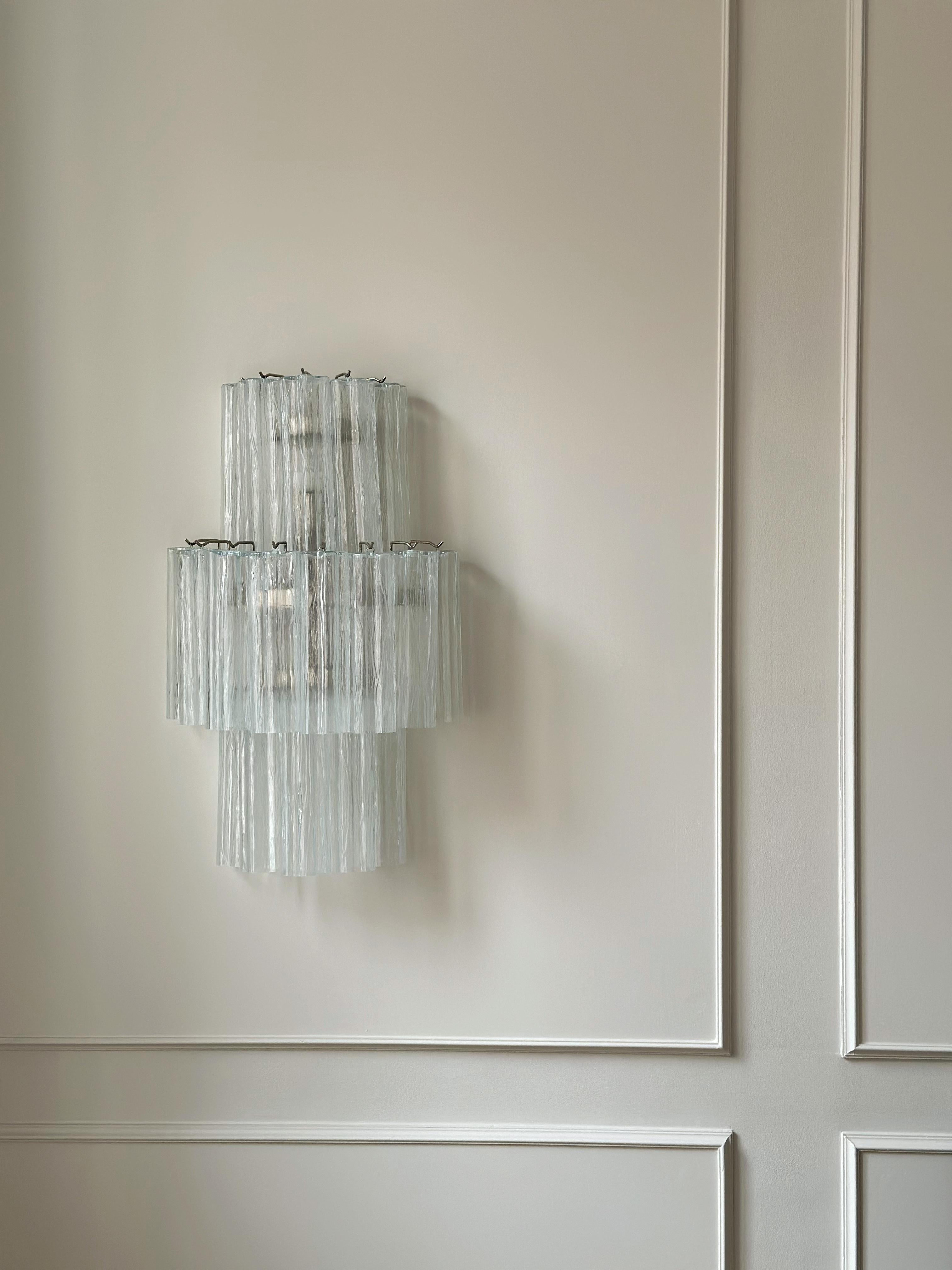 italien Ensemble de quatre grandes appliques murales de Murano en verre transparent en vente