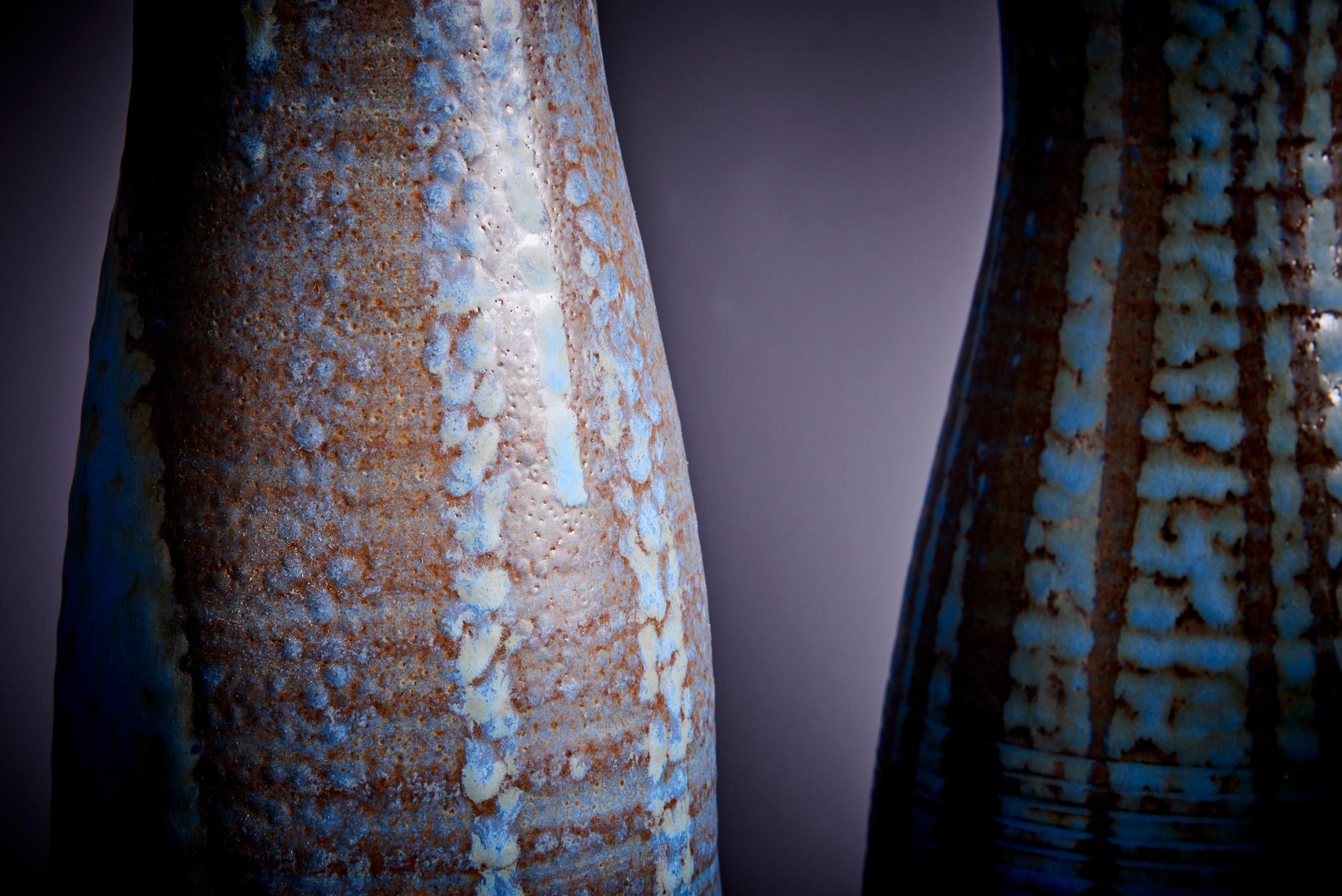Tedesco Set di quattro enormi vasi in ceramica blu di Susanne Protzmann in vendita