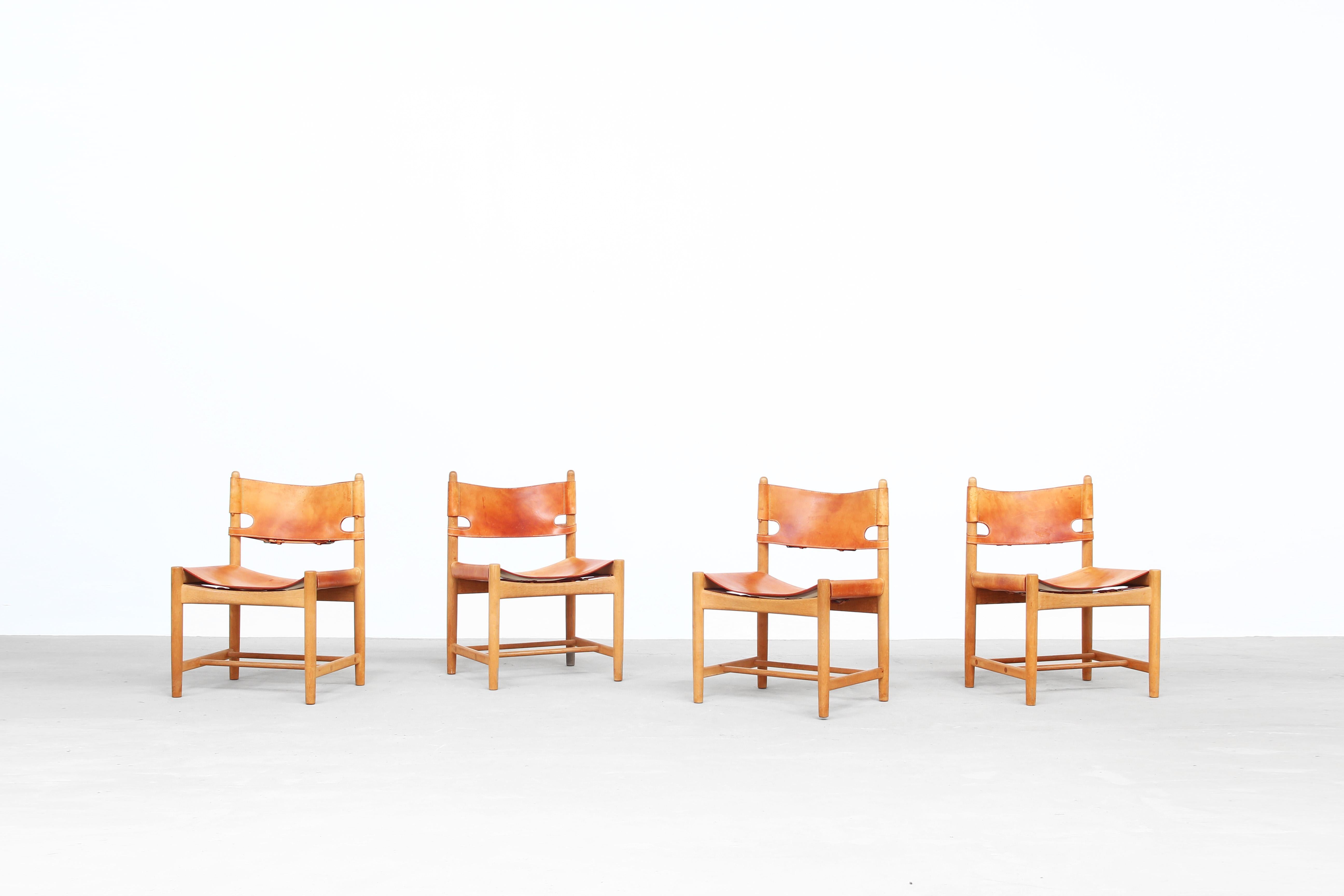 Beautiful set of four Børge Mogensen 'Hunting' chairs, model no. 3237 for Fredericia Furniture, with saddle leather on oak frames. All four chairs come with a great patina and beautifully aged oaf frame. Very good original condition!
 
