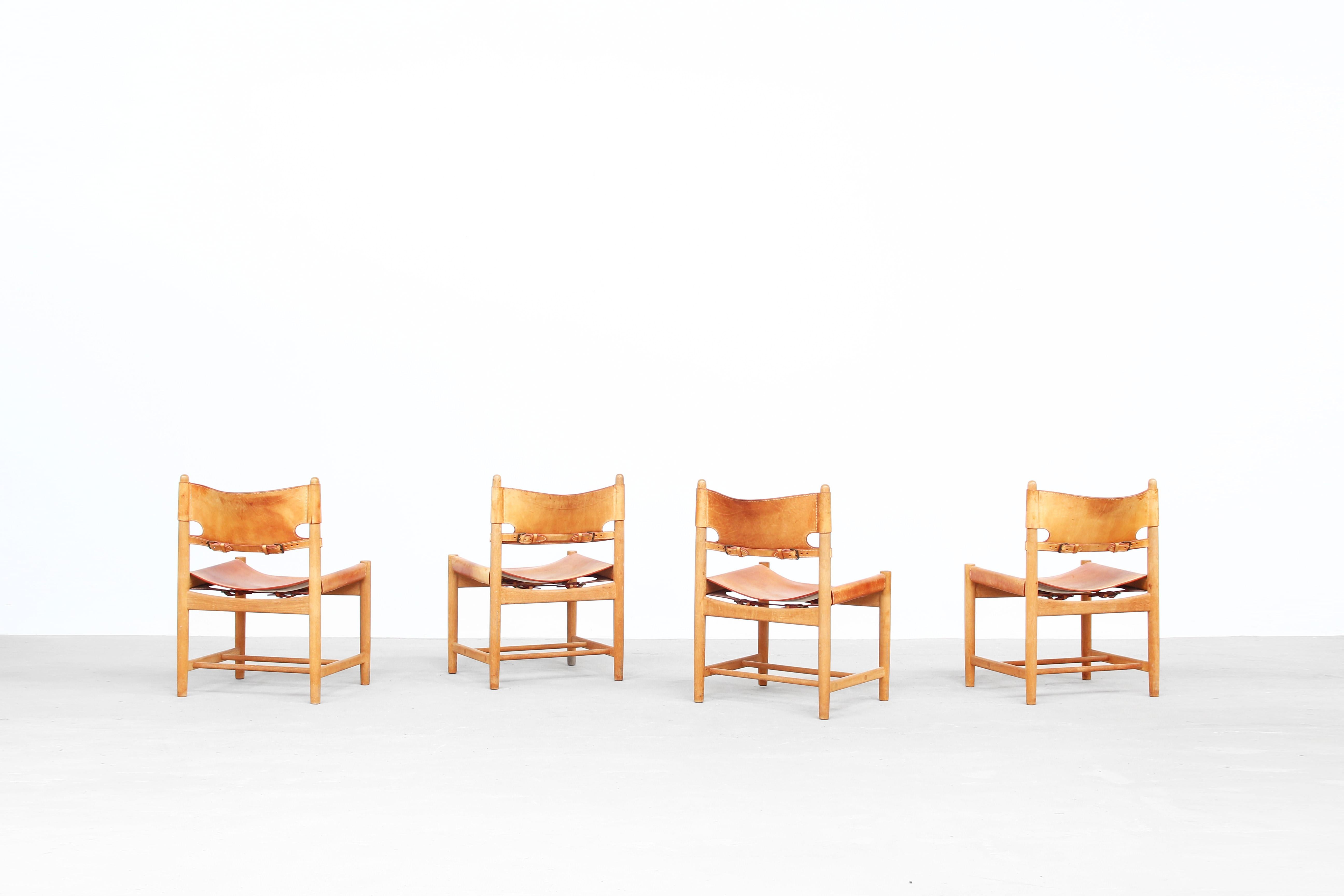 Danish Set of Four Hunting Dining Chairs 3237 by Børge Mogensen for Fredericia Denmark 