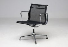 Set of Four Iconic EA108 Eames "Aluminium Group" Swivel Chairs by Vitra in Black