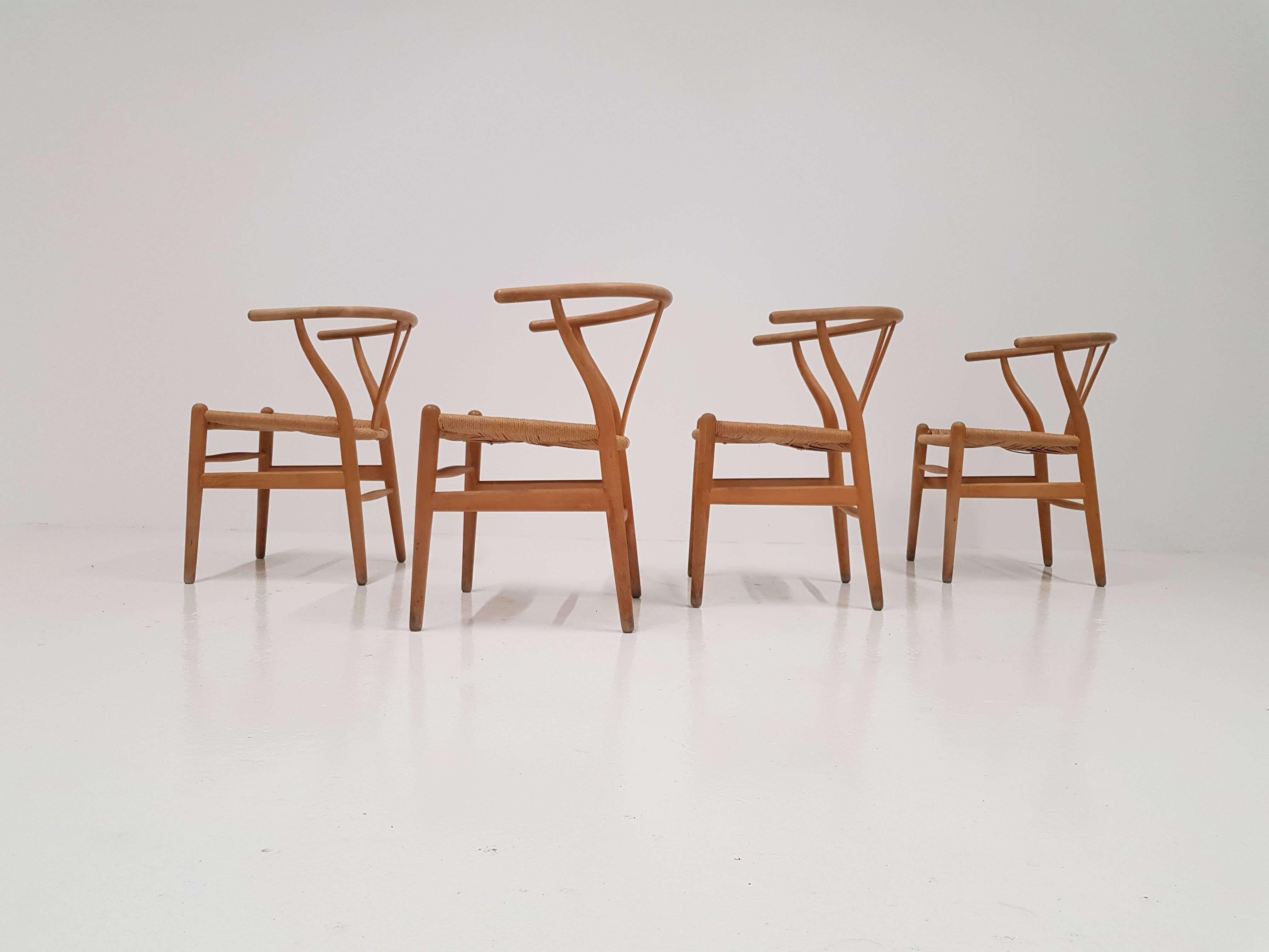 Set of Four Iconic Vintage Danish Hans J. Wegner CH24 'Wishbone' Chairs In Good Condition In London Road, Baldock, Hertfordshire