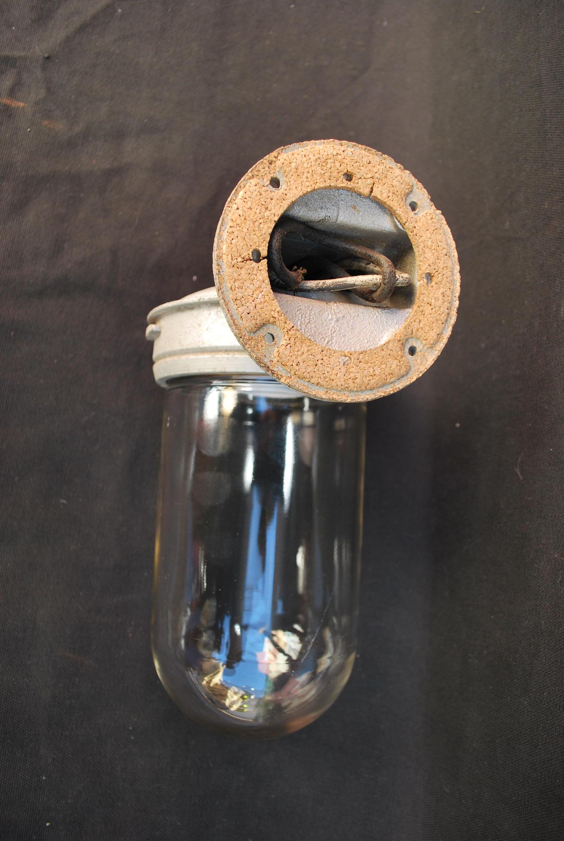 Americano set di quattro applique industriali da esterno in vendita
