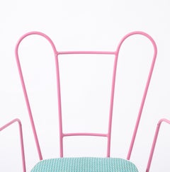 Ensemble de quatre chaises de café en fer rose, Italie, années 1950