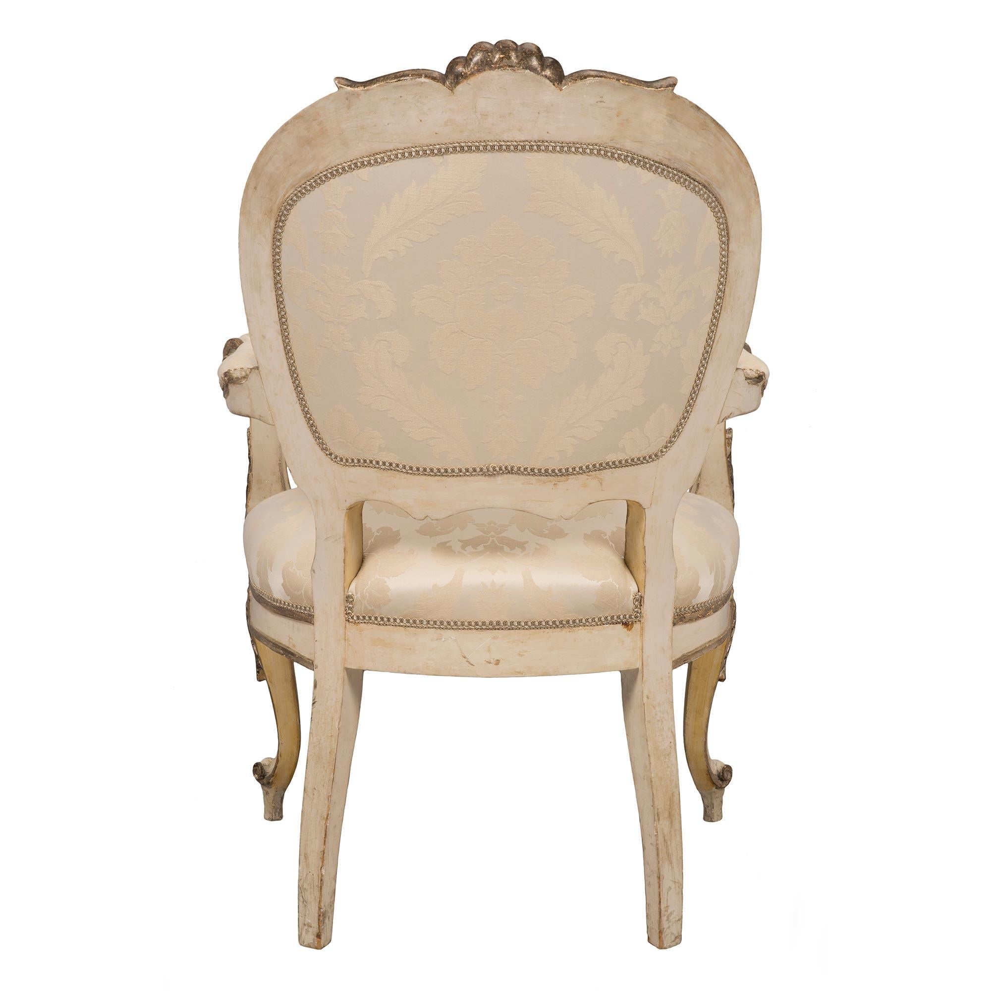 XIXe siècle Ensemble de quatre fauteuils italiens de style Louis XV du 19ème siècle en vente