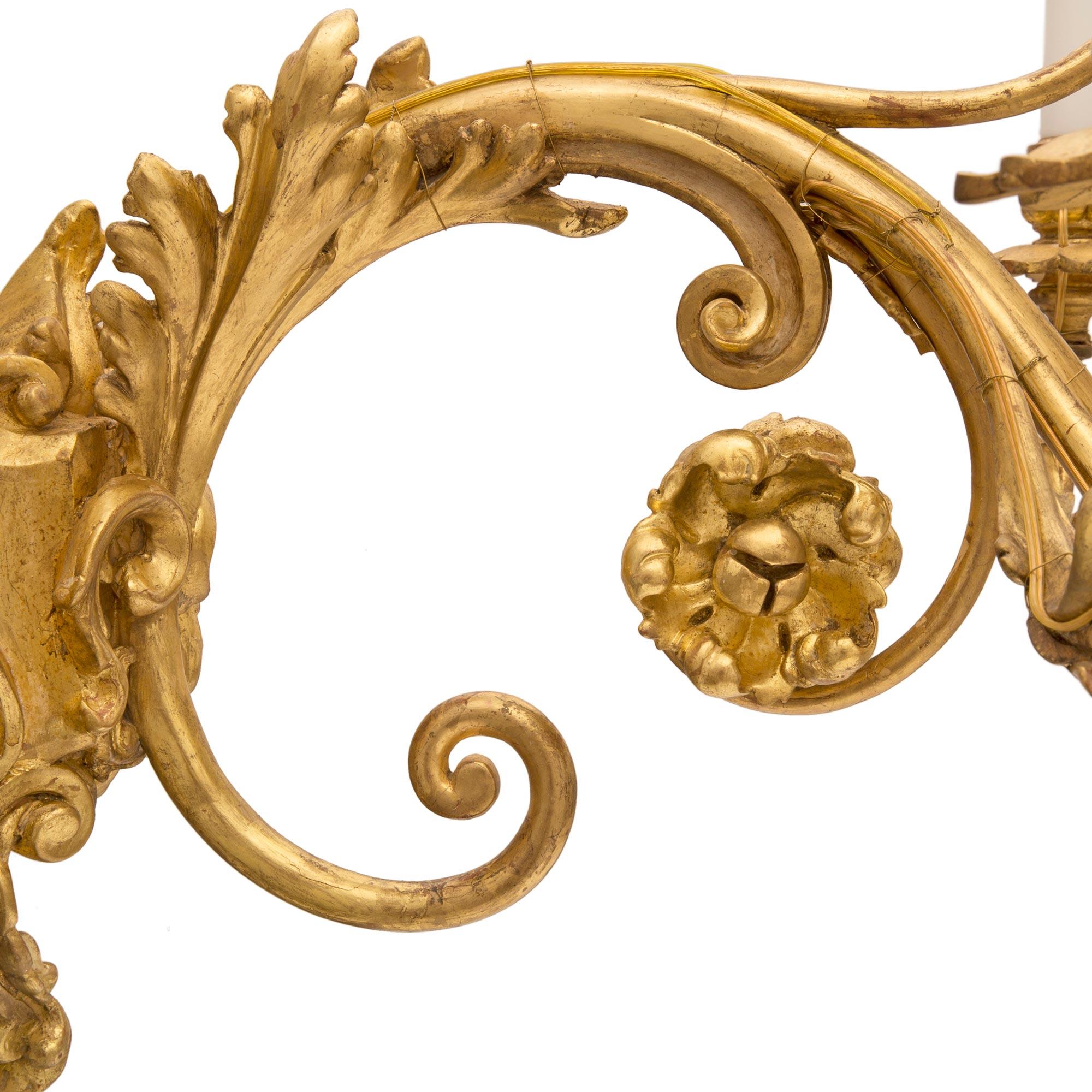 Set of Four Italian 19th Century Roccoco Giltwood and Gilt Metal Sconces For Sale 3