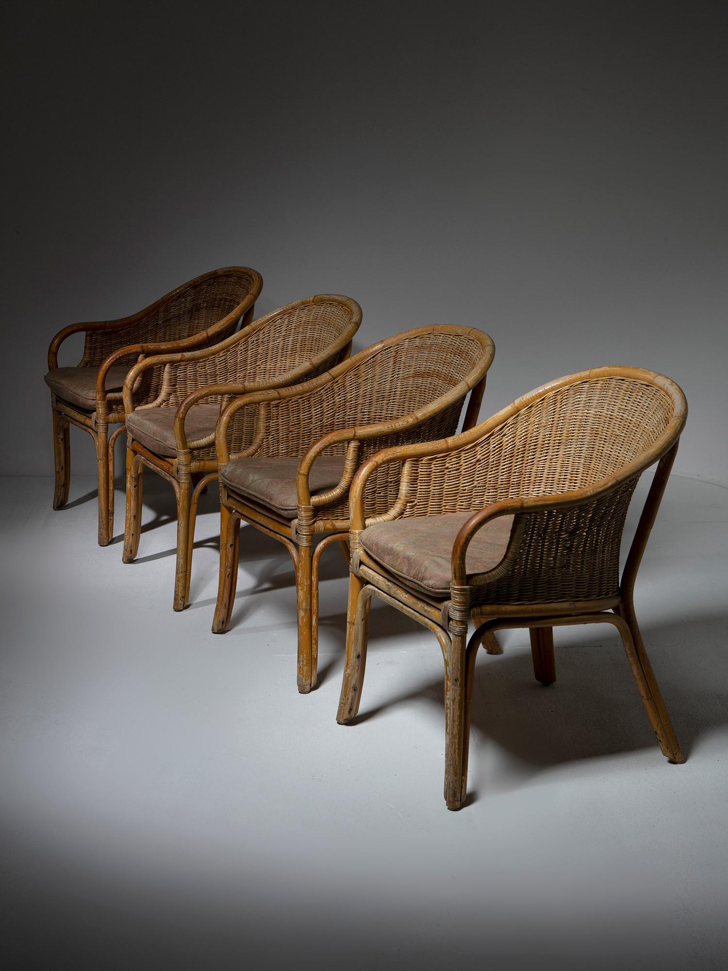 Ensemble de quatre fauteuils en osier.
Assise douillette, détails arrondis raffinés et coussin mobile