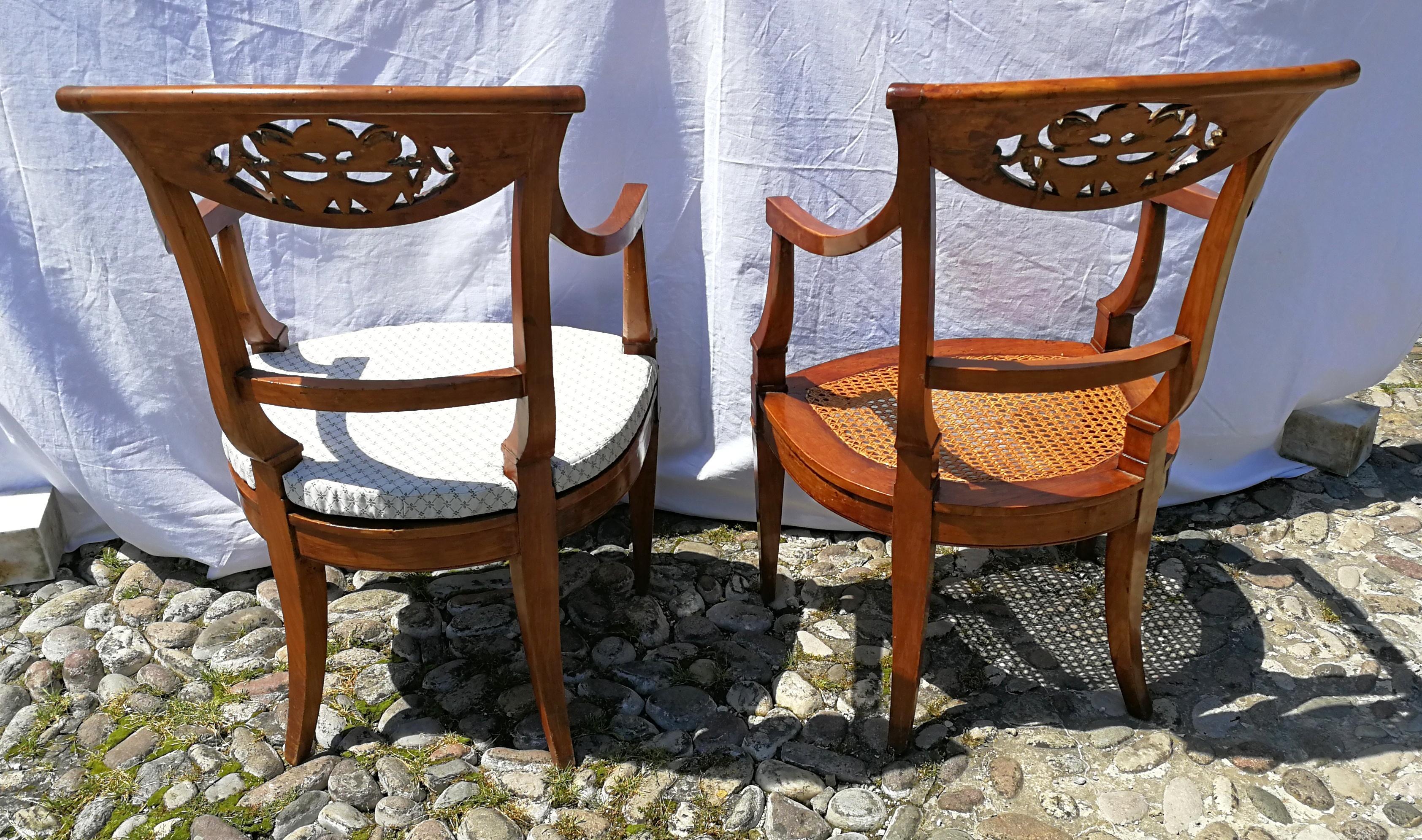 Set of Four Italian Armchairs, Venice 19th Century Carved Wood Italy Biedermeier For Sale 2