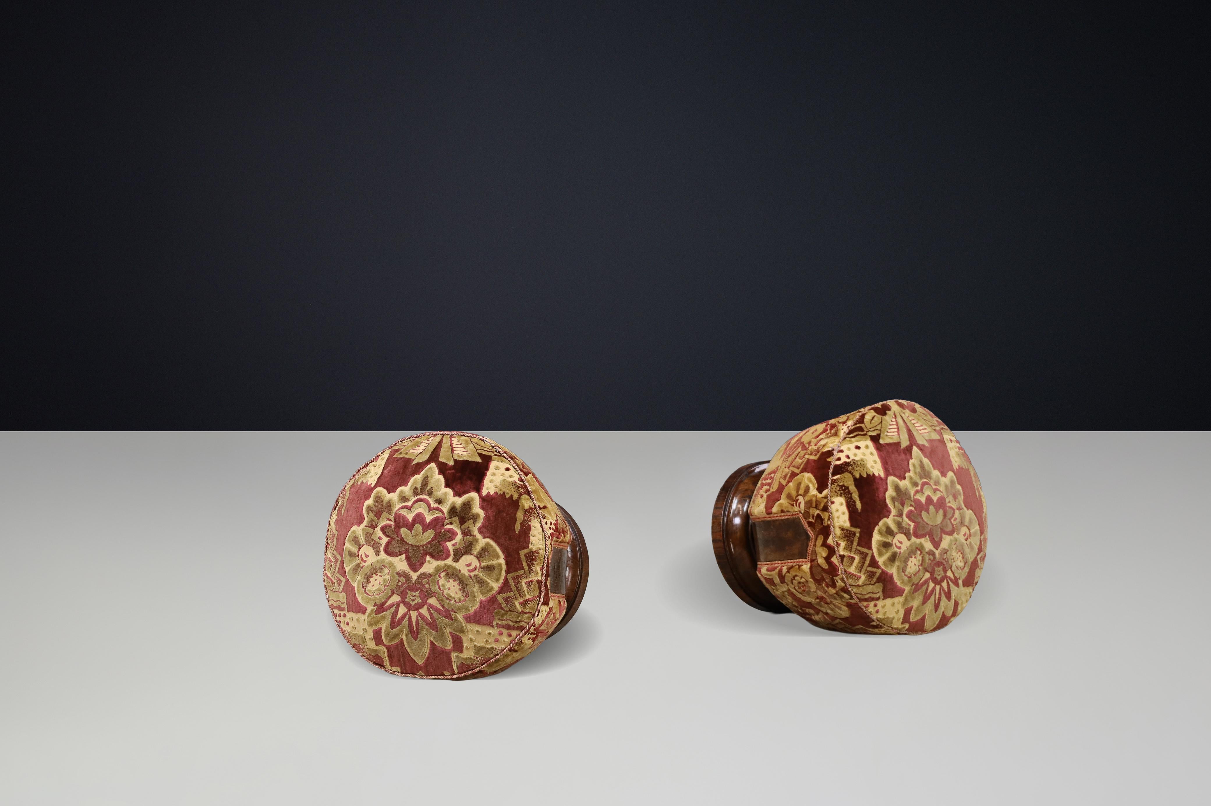 Set of Four Italian Art Deco Walnut and Velvet Poufs, Naples, 1930s For Sale 8