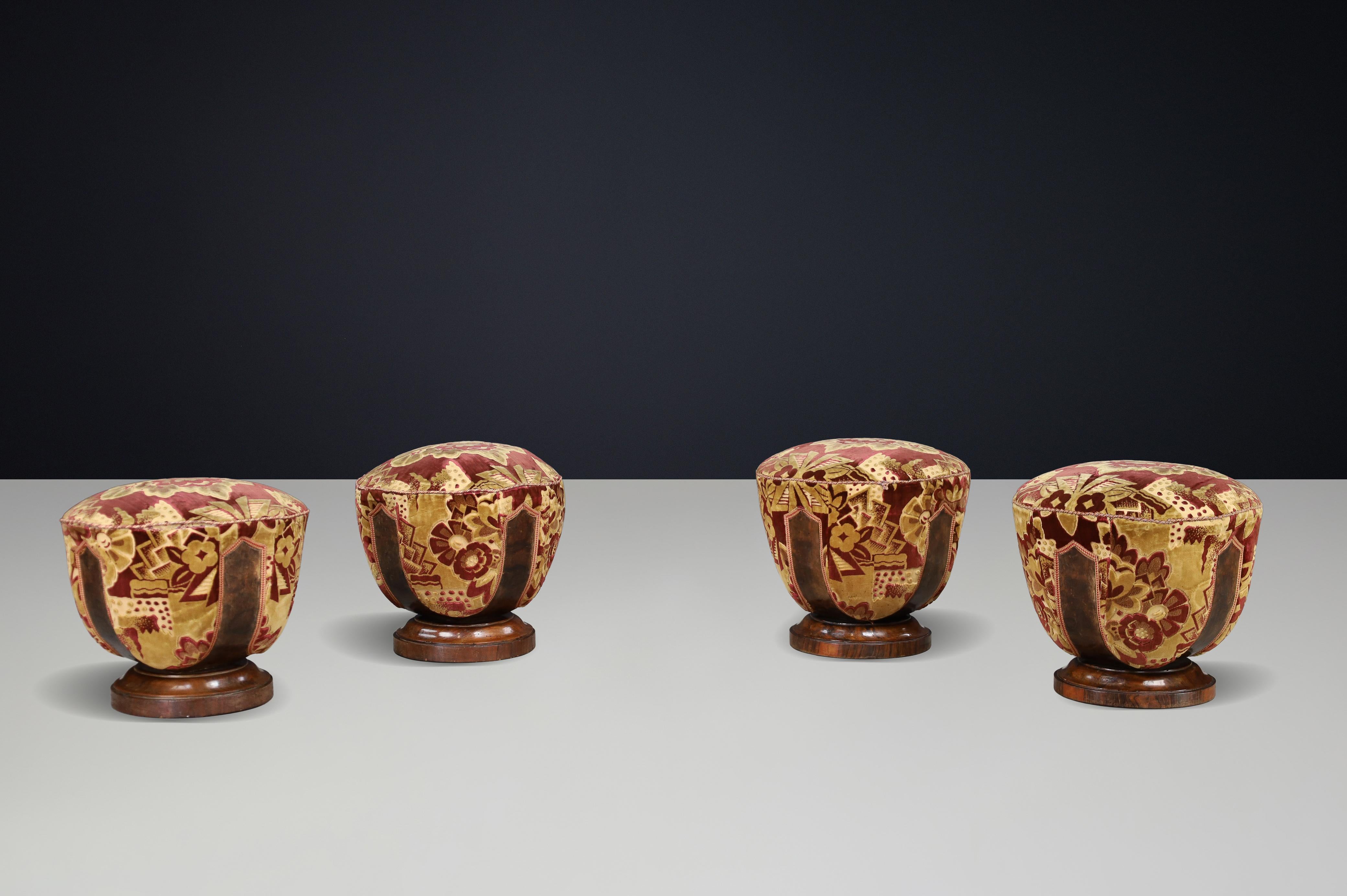 Early 20th Century Set of Four Italian Art Deco Walnut and Velvet Poufs, Naples, 1930s For Sale