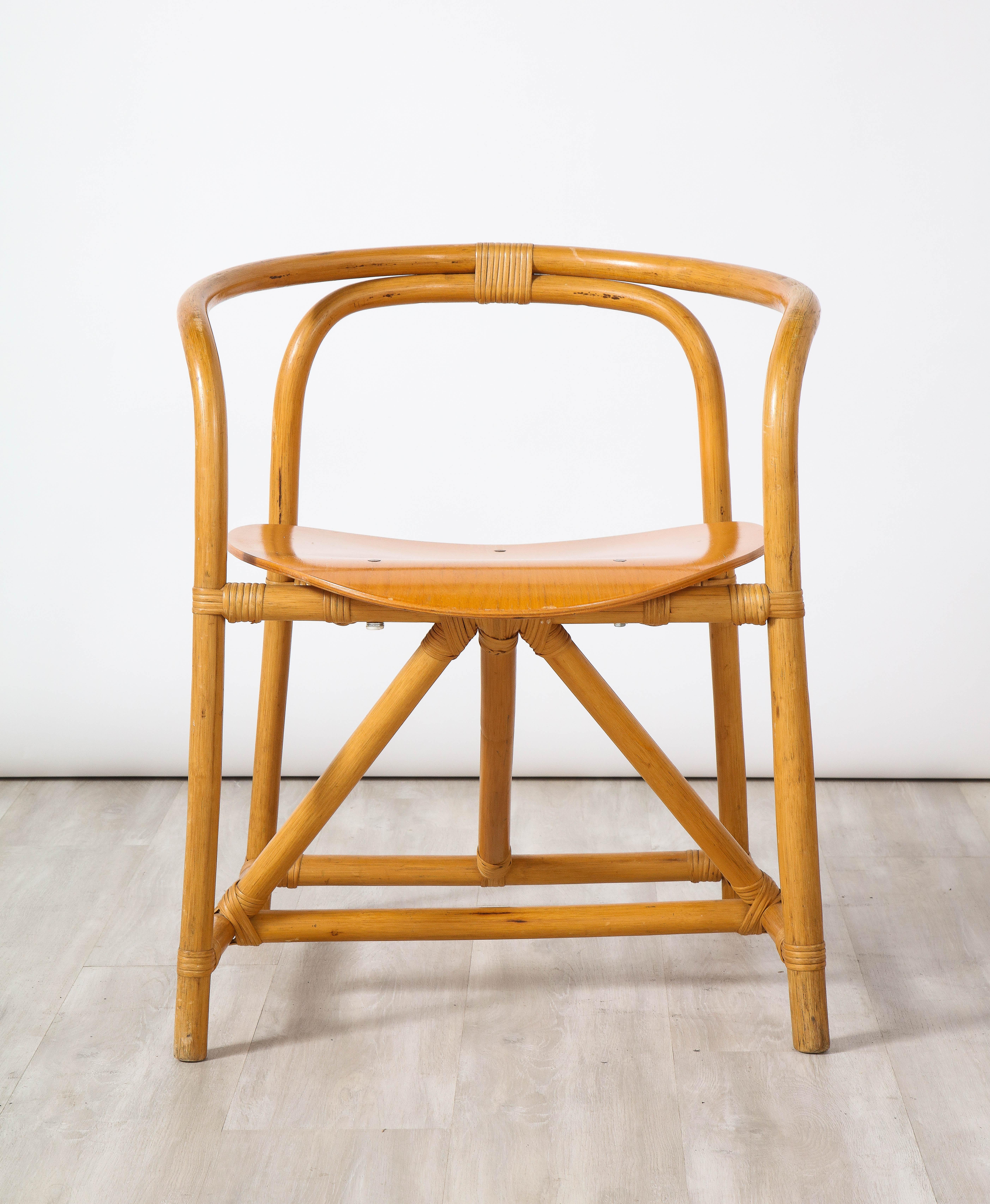 Milieu du XXe siècle Ensemble de quatre chaises de salle à manger italiennes en bambou et bois en vente
