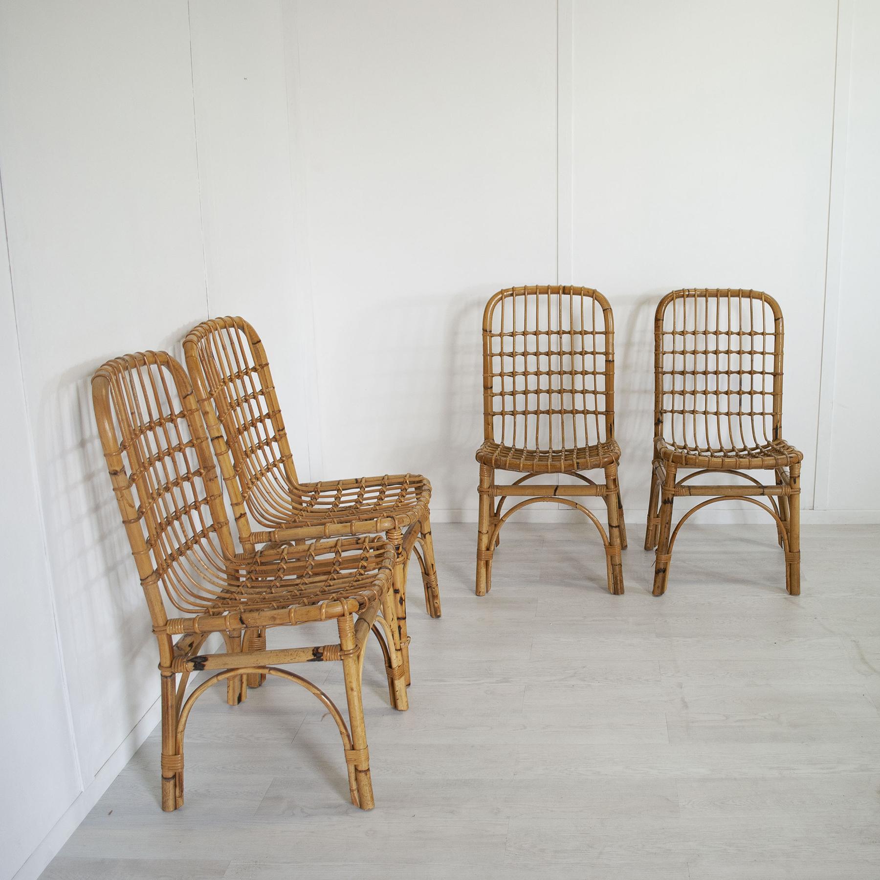 Ensemble de quatre chaises pliantes italiennes en bambou très confortables, milieu des années 60. en vente 5