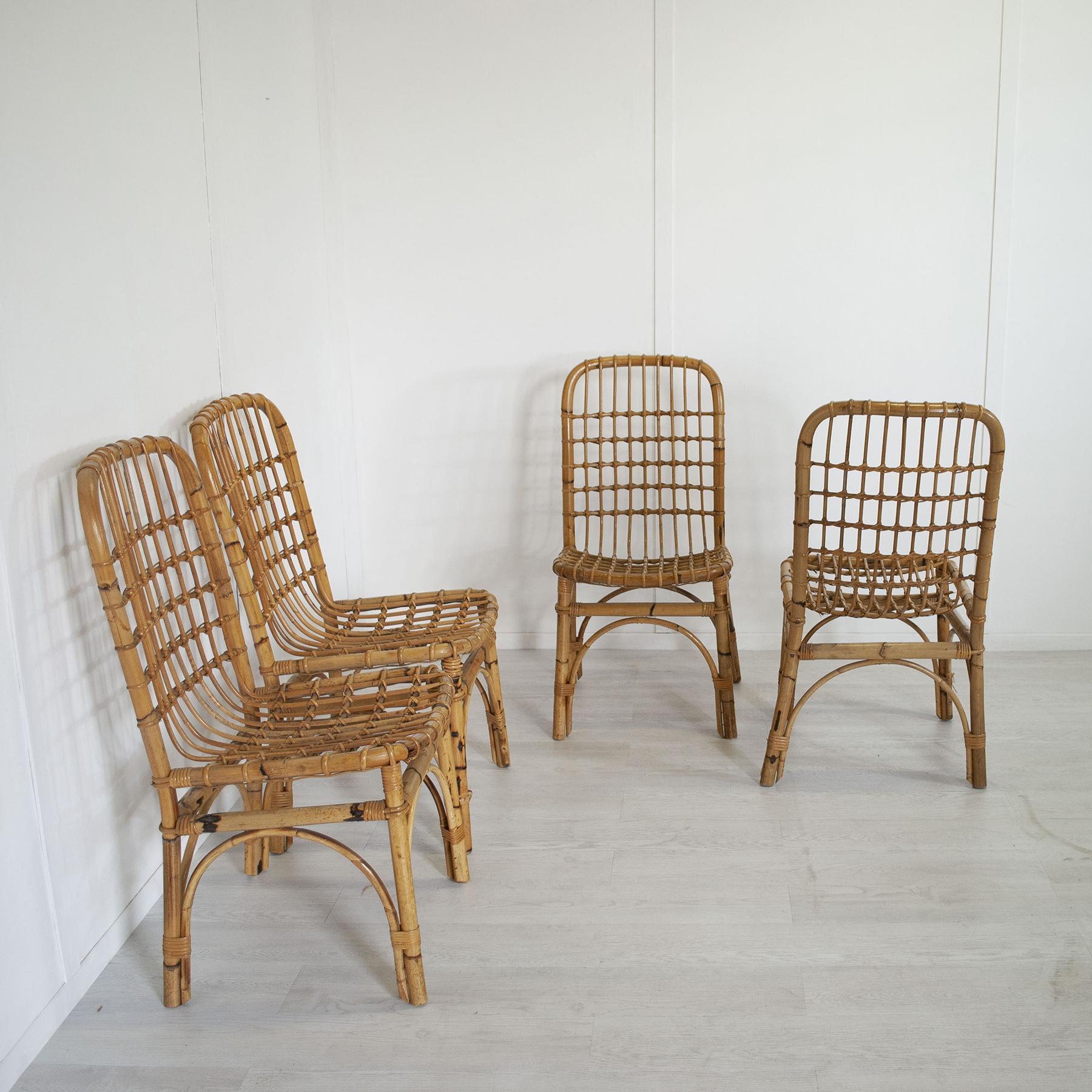 Set of four Italian bamboo folding chairs very confortable, mid 60s. In Fair Condition For Sale In bari, IT