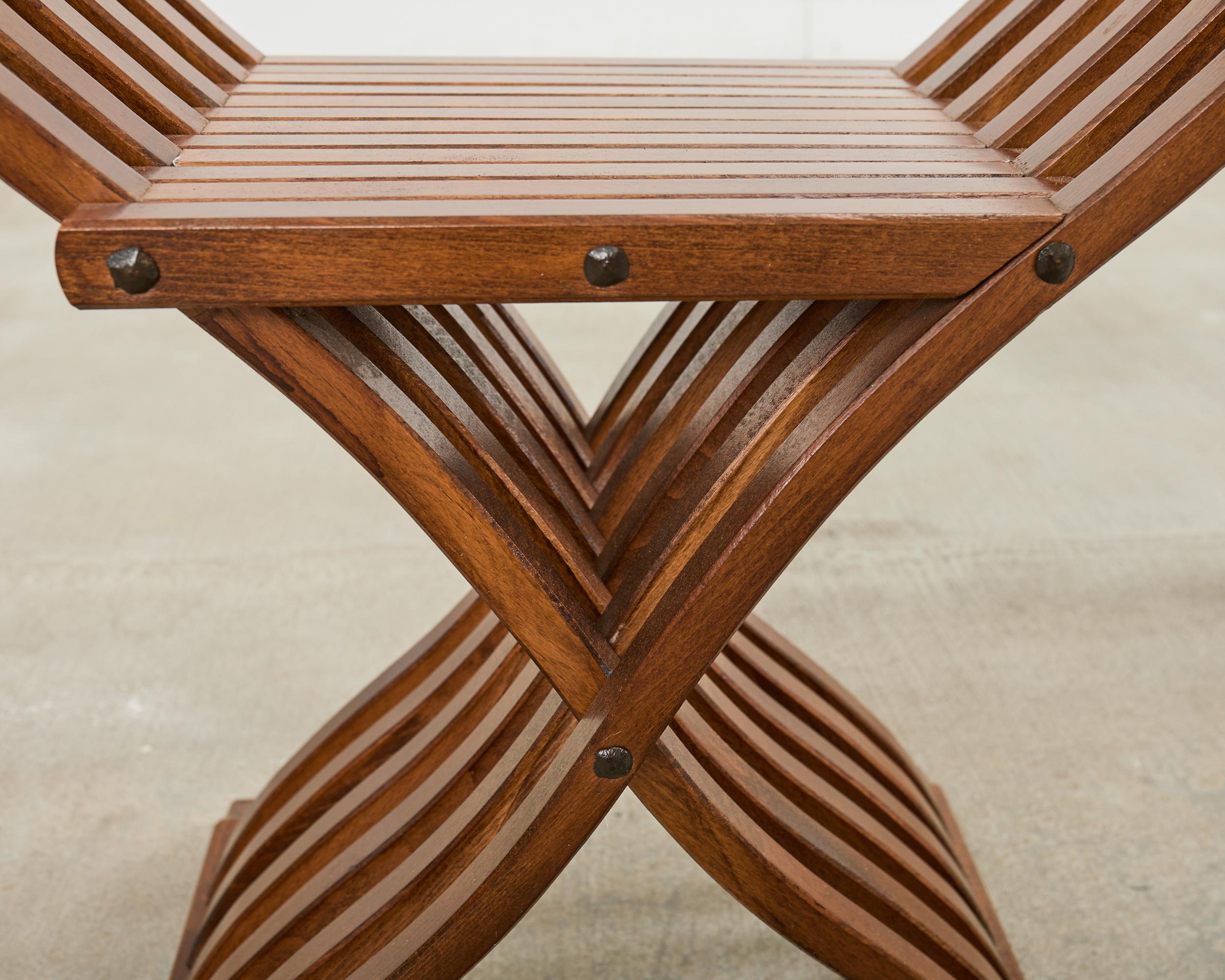 Set di quattro sedie barocche italiane a testa di leone Savonarola in vendita 10