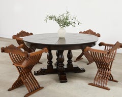 Ensemble de quatre chaises baroques italiennes à tête de lion Savonarola