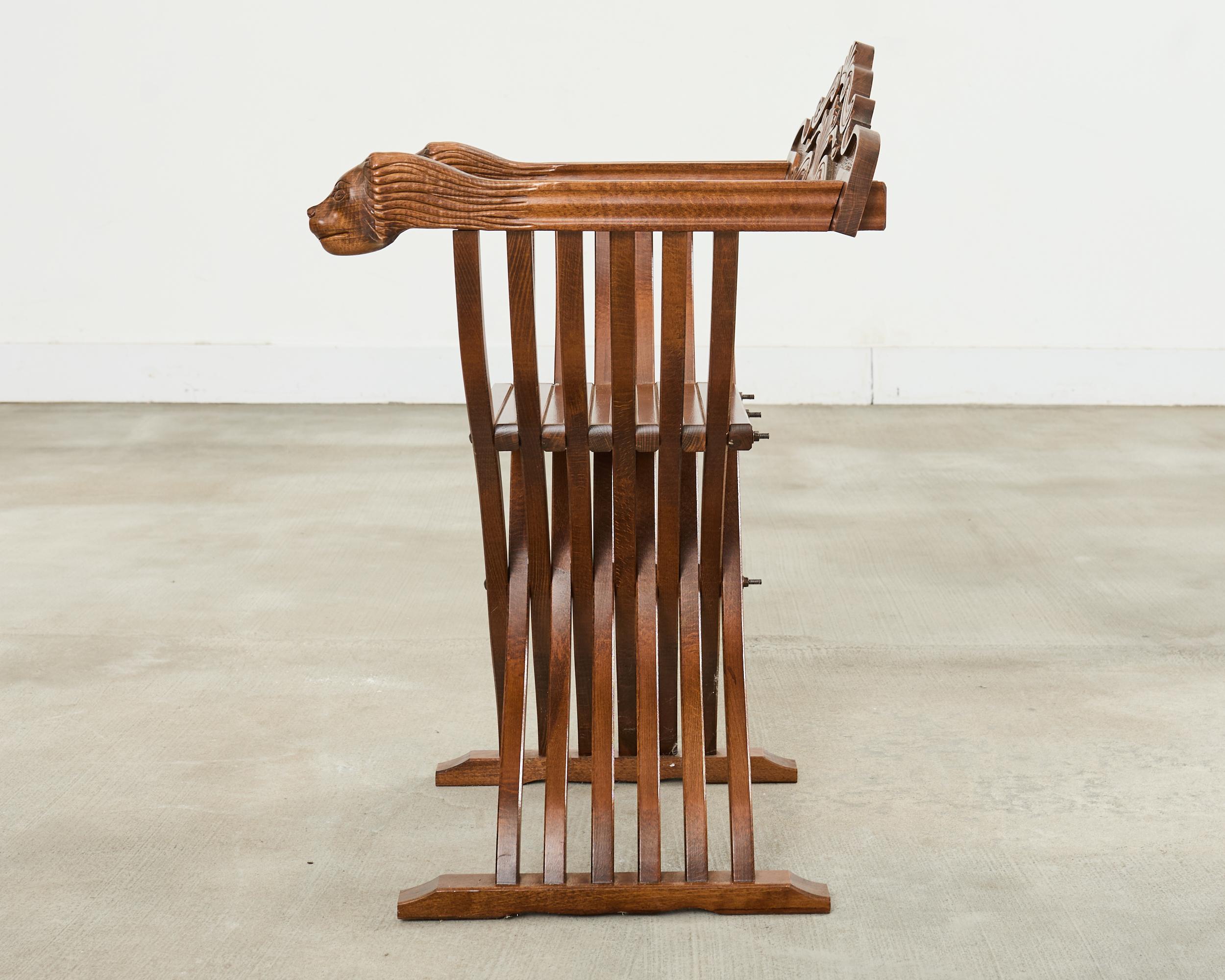 Set di quattro sedie barocche italiane a testa di leone Savonarola in vendita 12