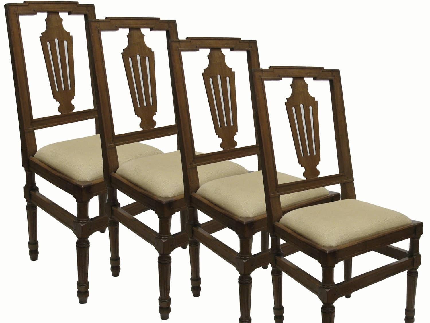 Louis-Philippe Ensemble de quatre chaises italiennes Fin du 19e siècle Chaises piémontaises en noyer massif  en vente