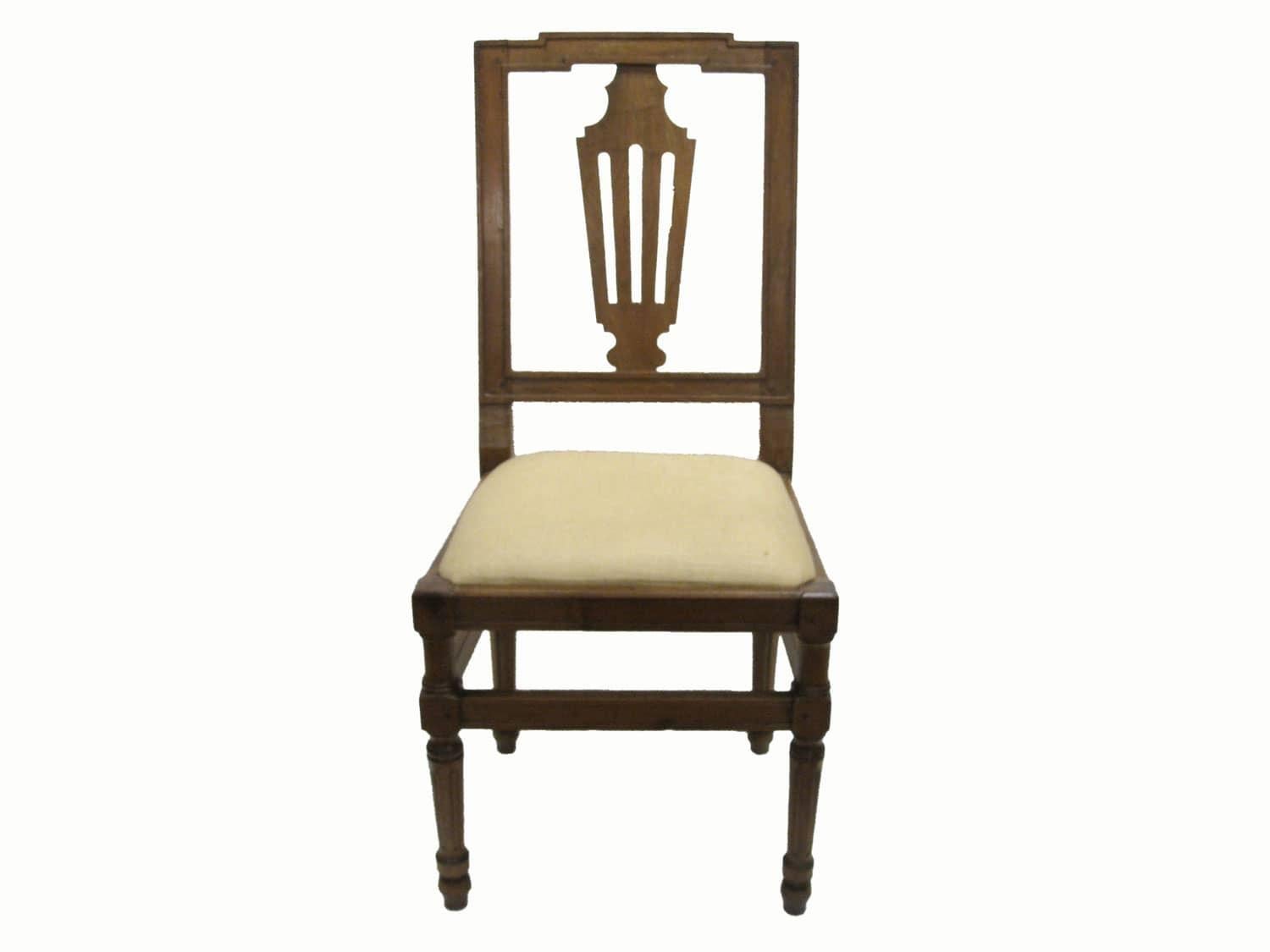 Tourné Ensemble de quatre chaises italiennes Fin du 19e siècle Chaises piémontaises en noyer massif  en vente